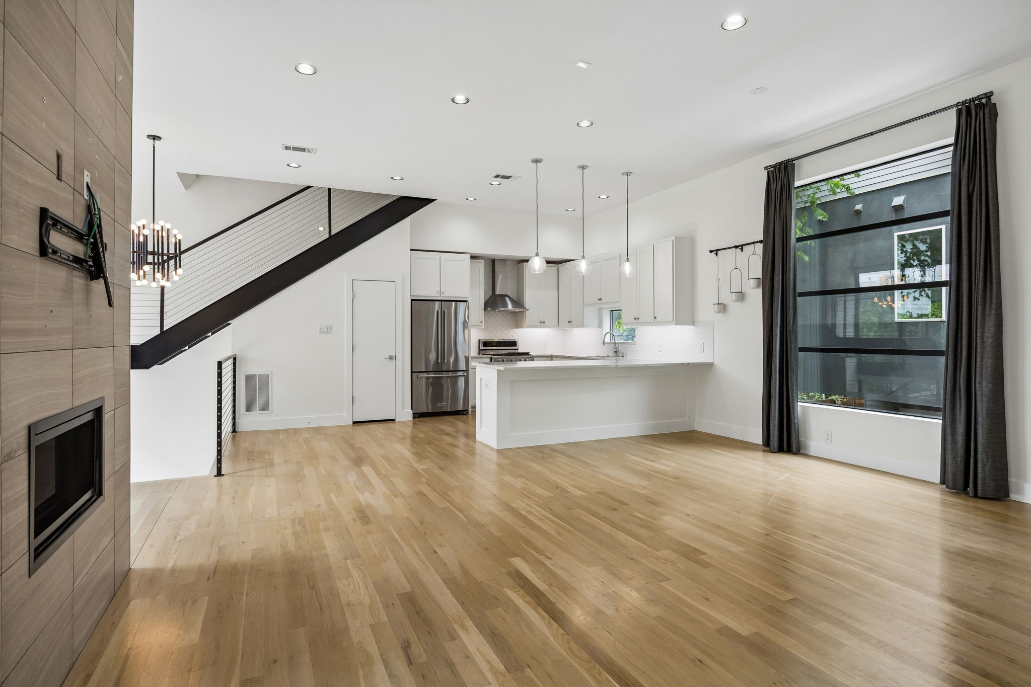 1851 Summit Avenue 4