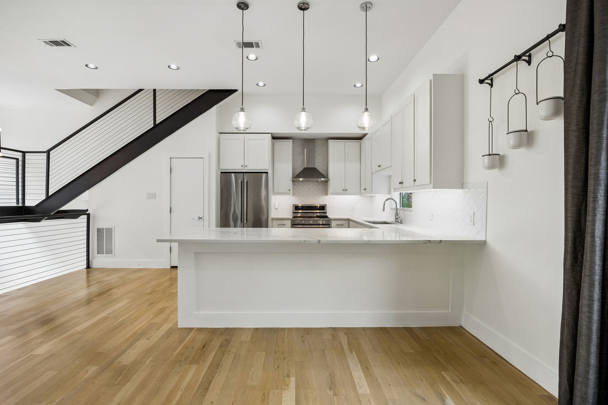 1851 Summit Avenue 4