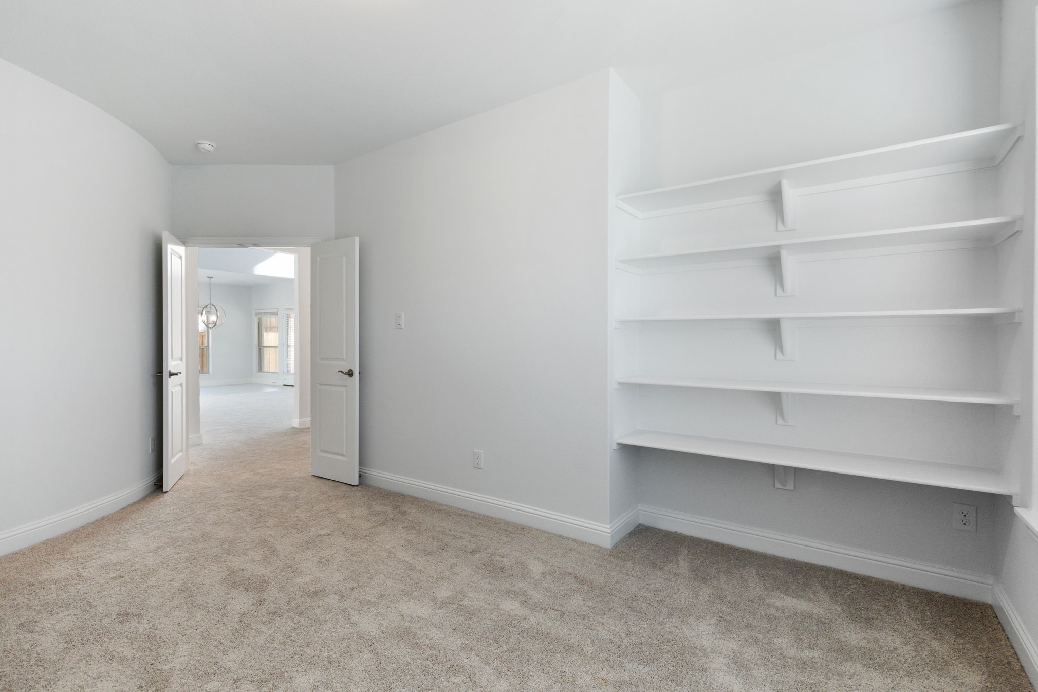 5604 Winona Lane
