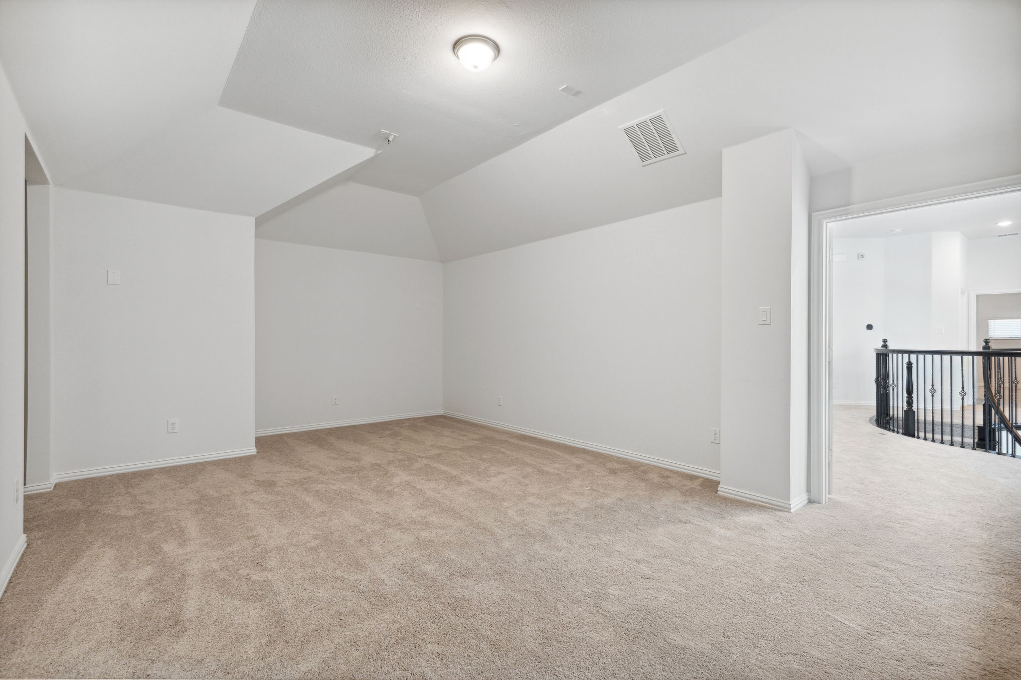 5604 Winona Lane