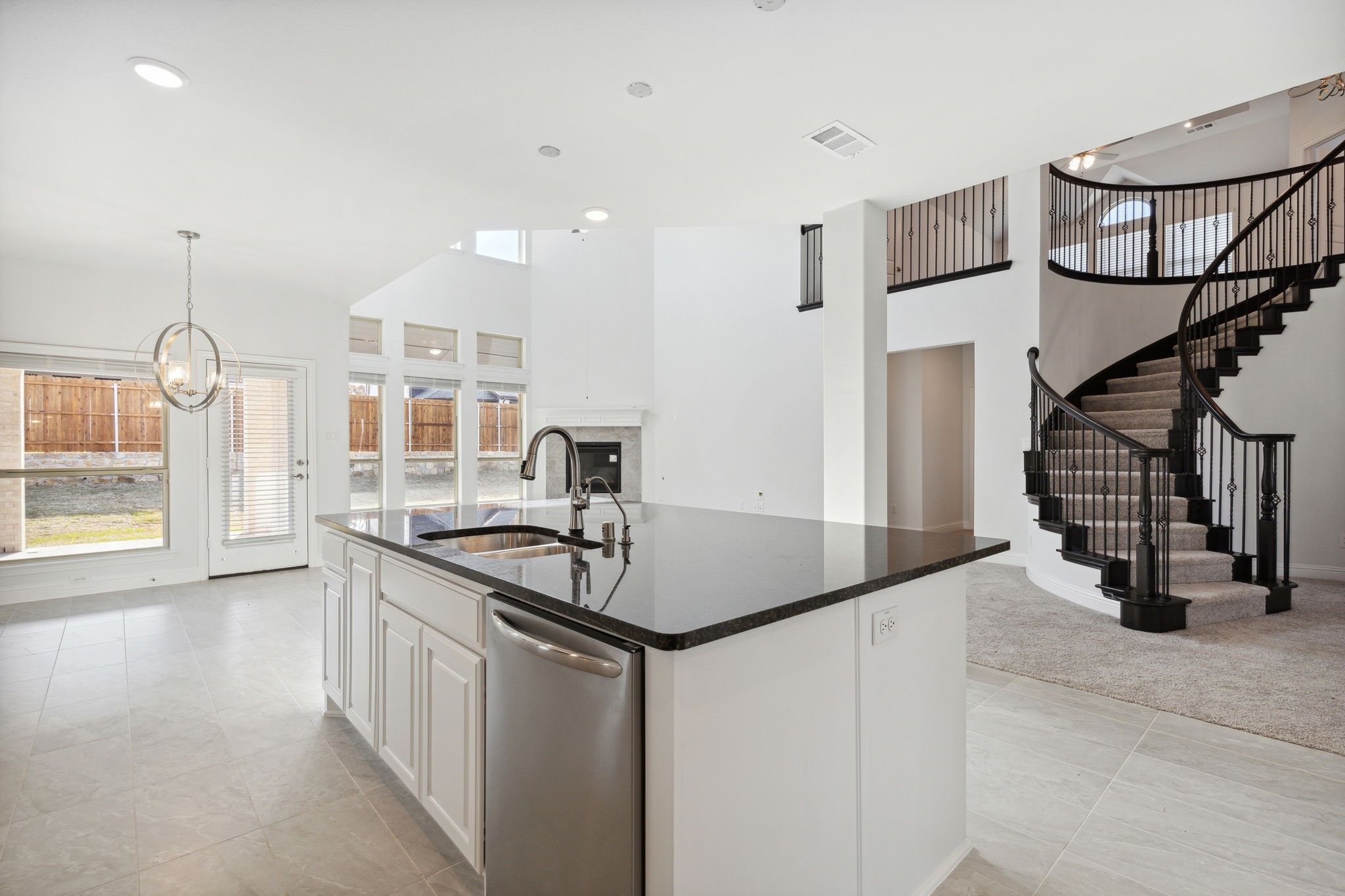 5604 Winona Lane