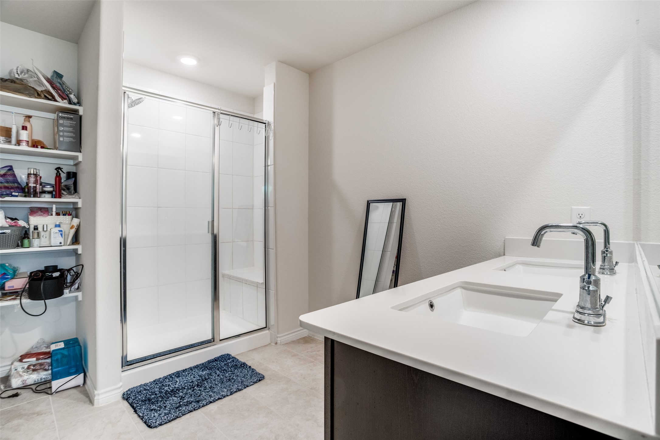 3901 Kenworth Lane