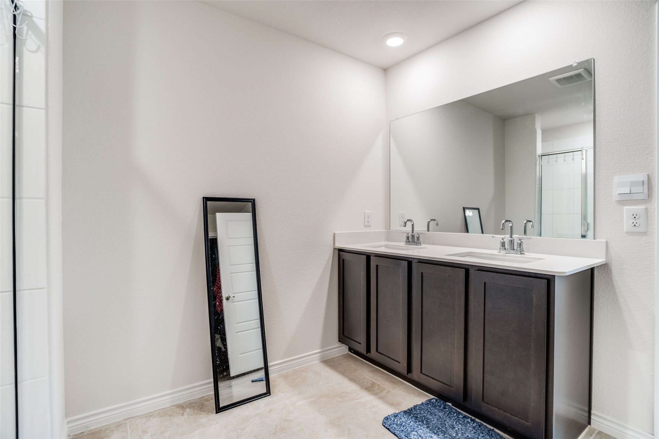 3901 Kenworth Lane