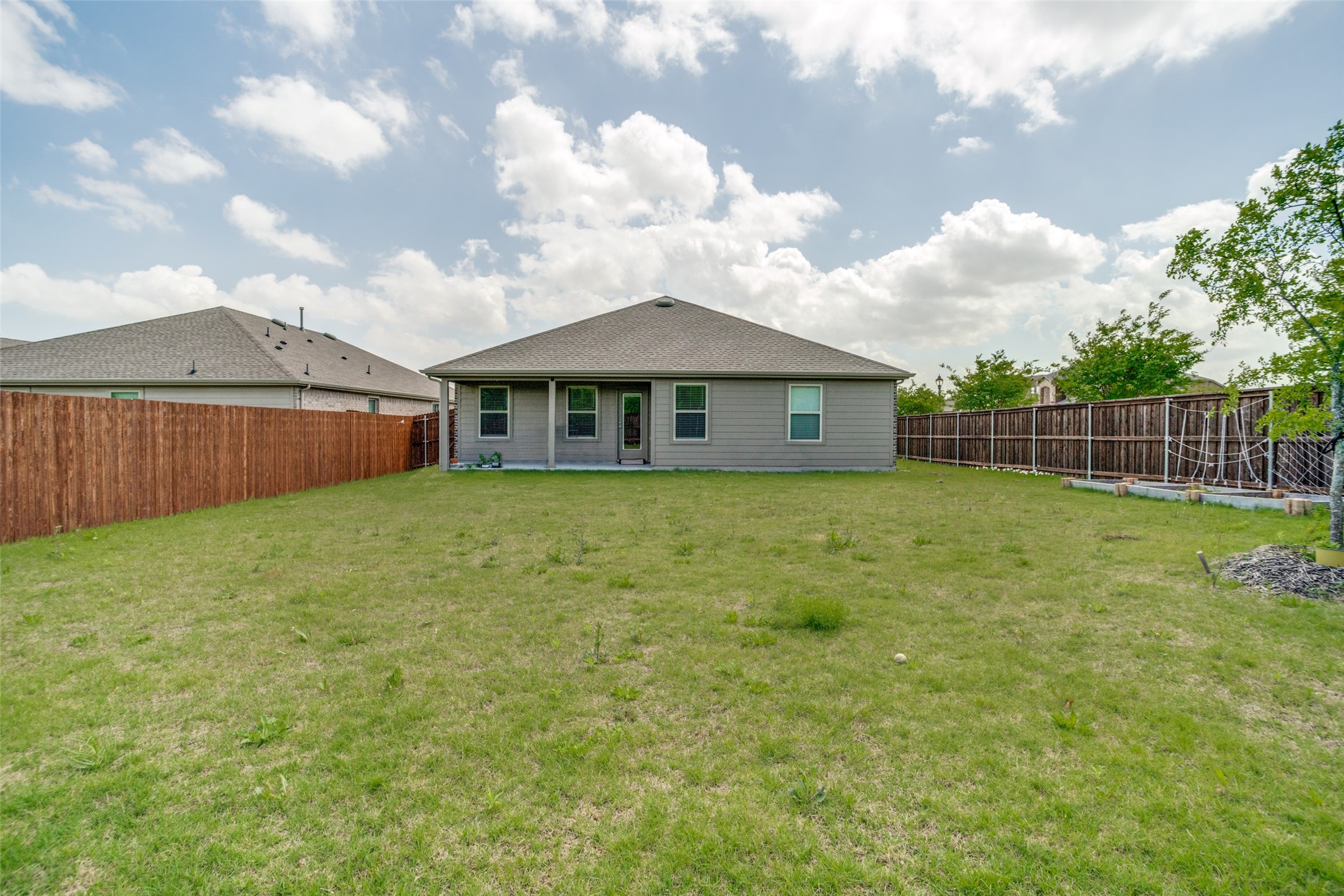 3901 Kenworth Lane