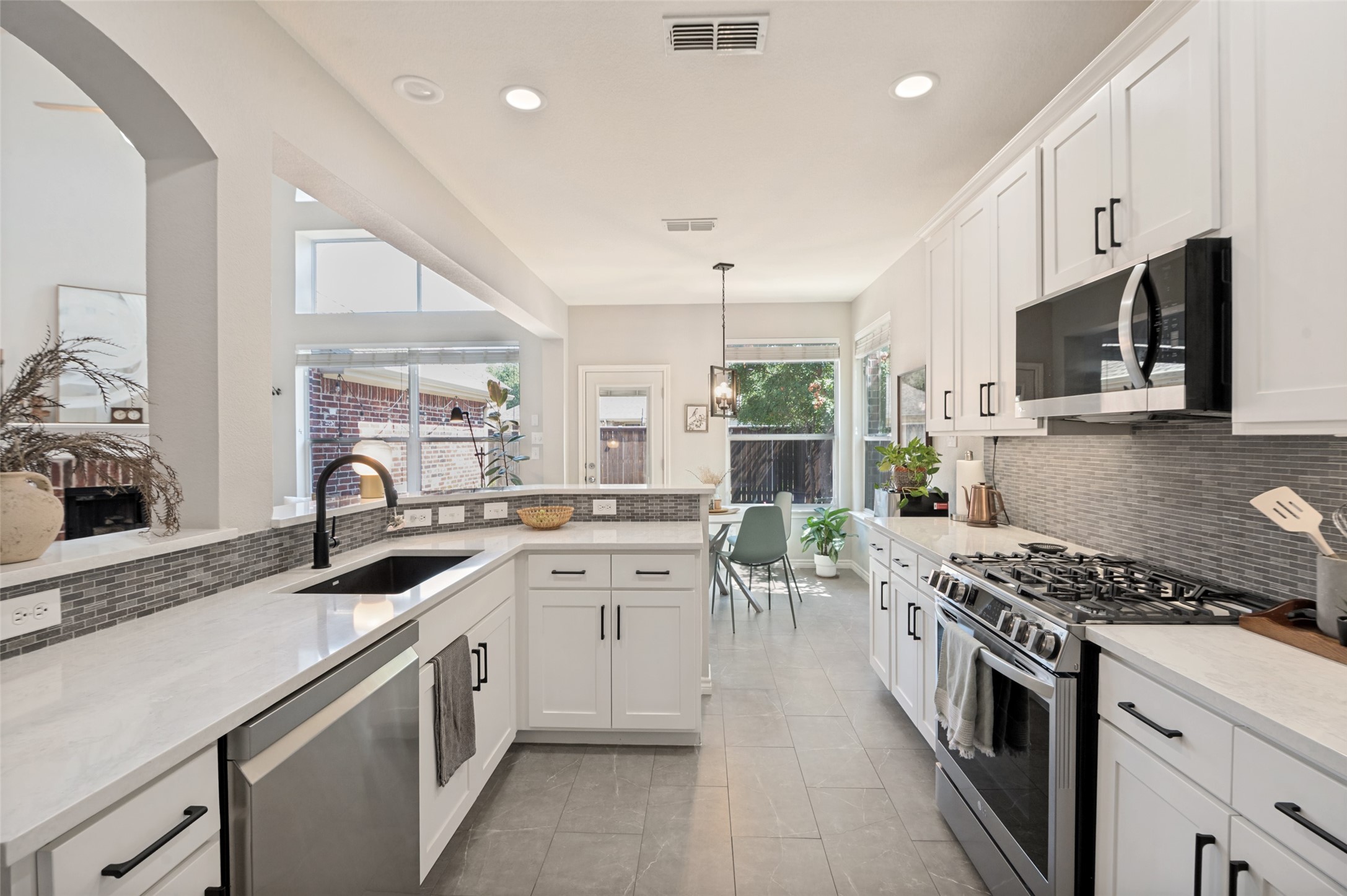 4617 Bending Oak Trail