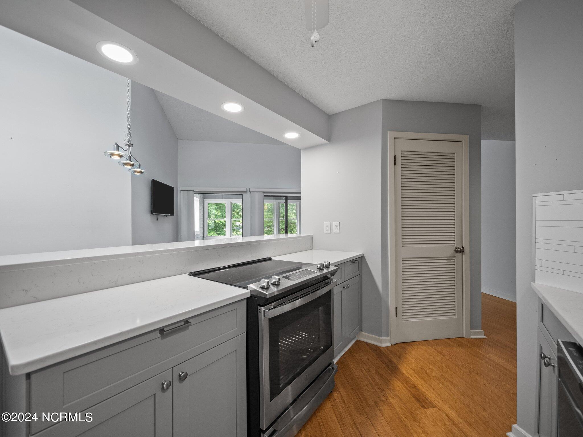 732 Azalea Drive 406