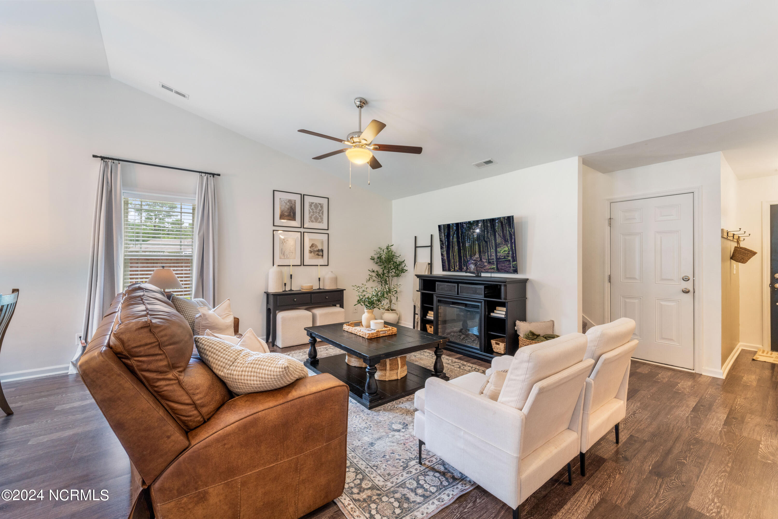 112 Chandas Place
