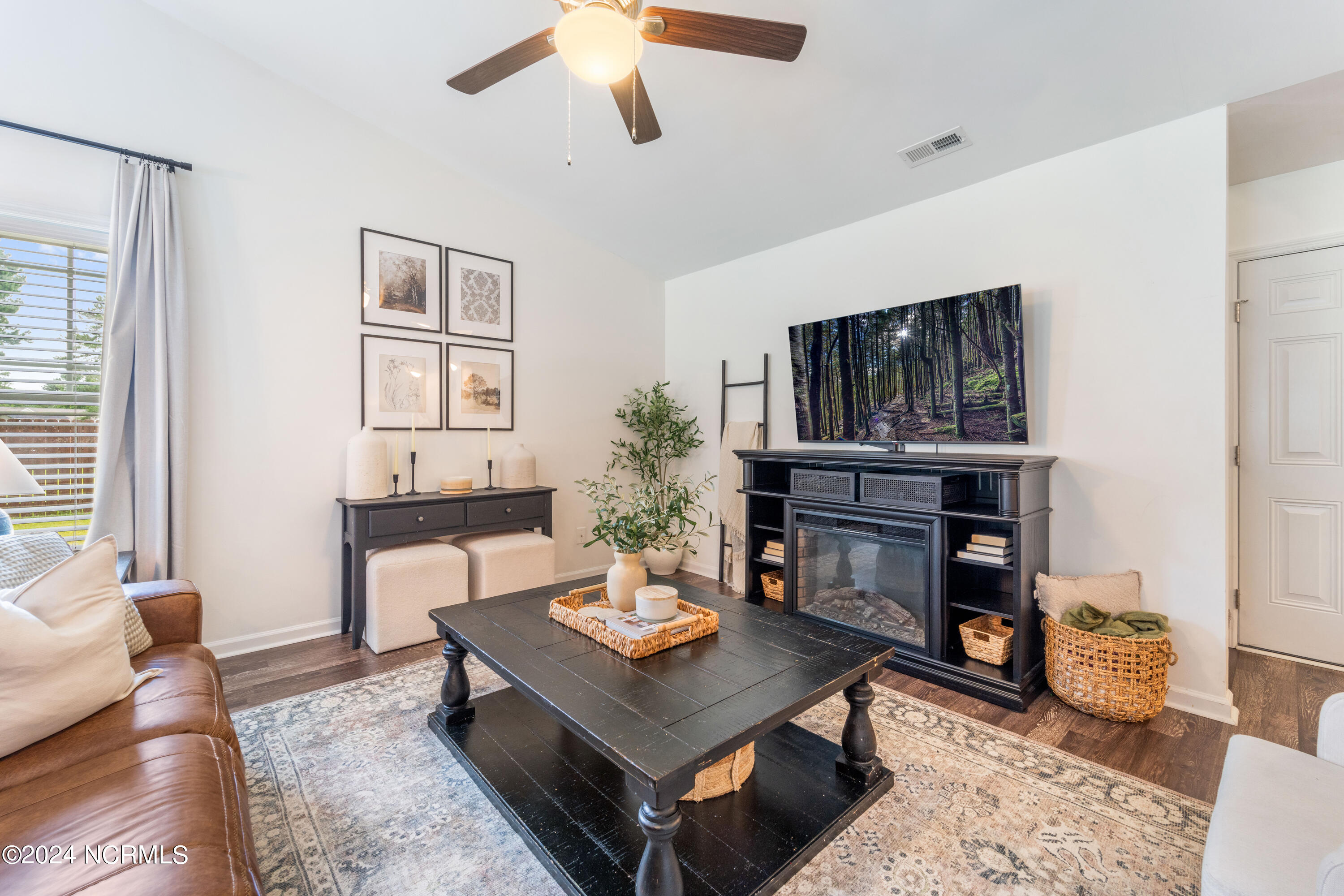 112 Chandas Place