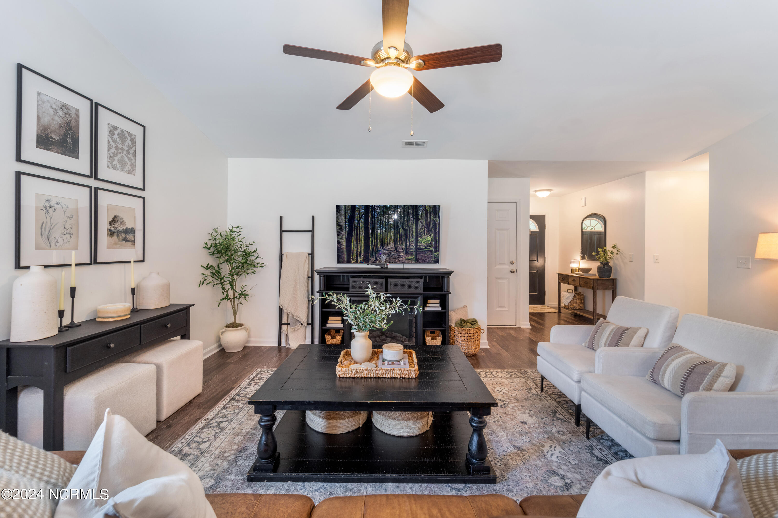 112 Chandas Place