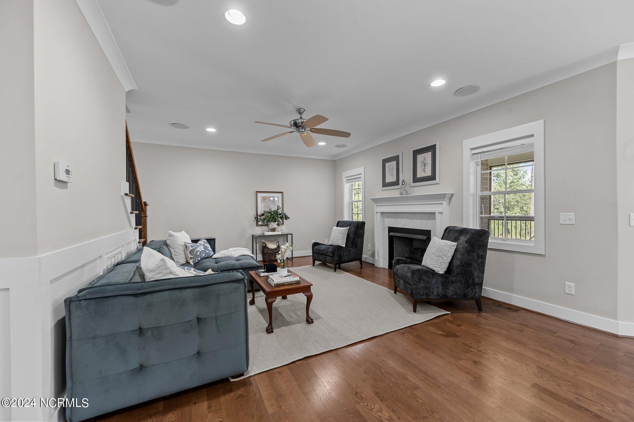 402 Compass Point
