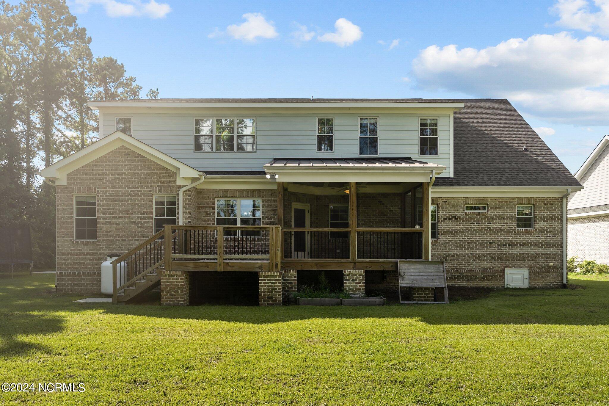 402 Compass Point