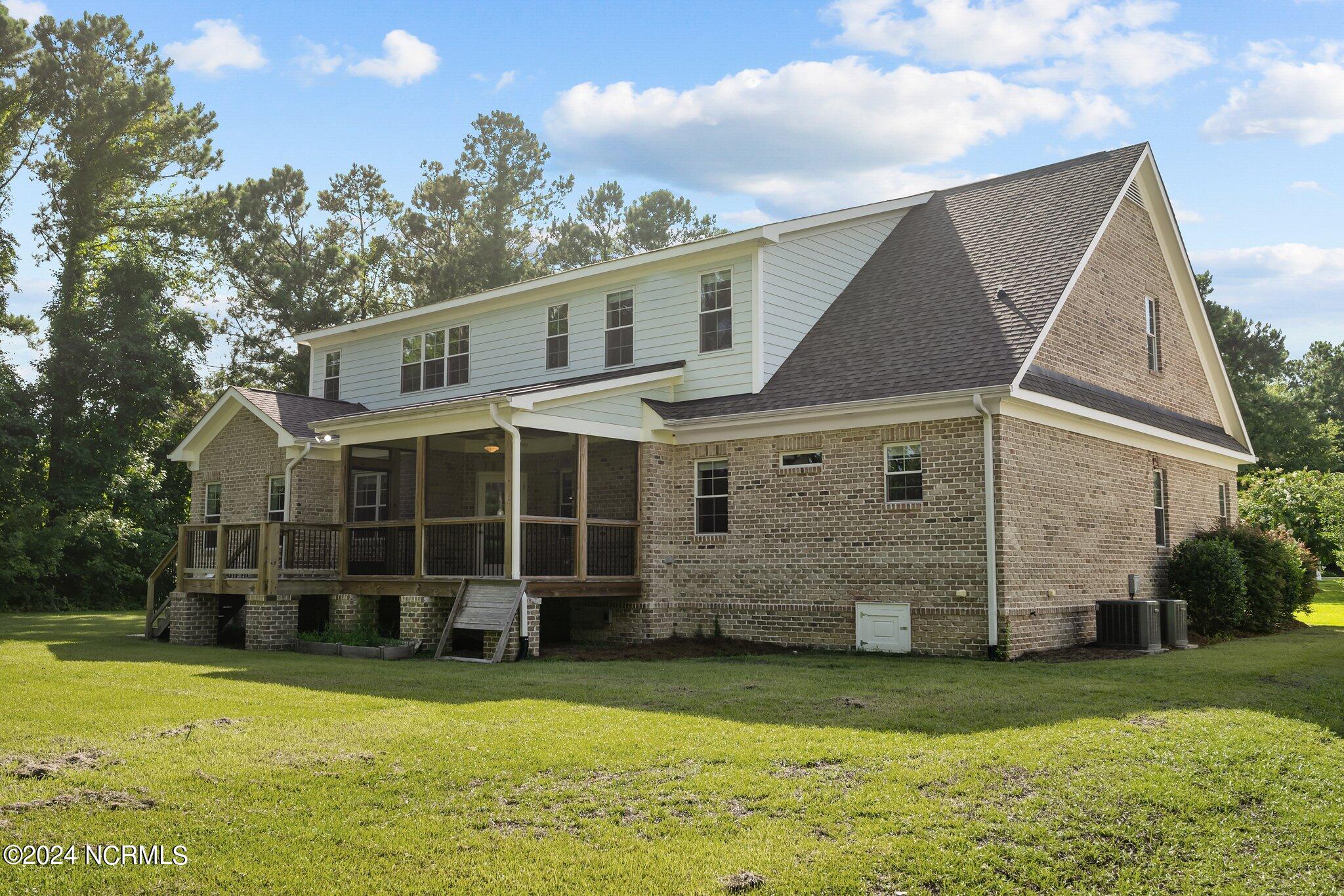 402 Compass Point