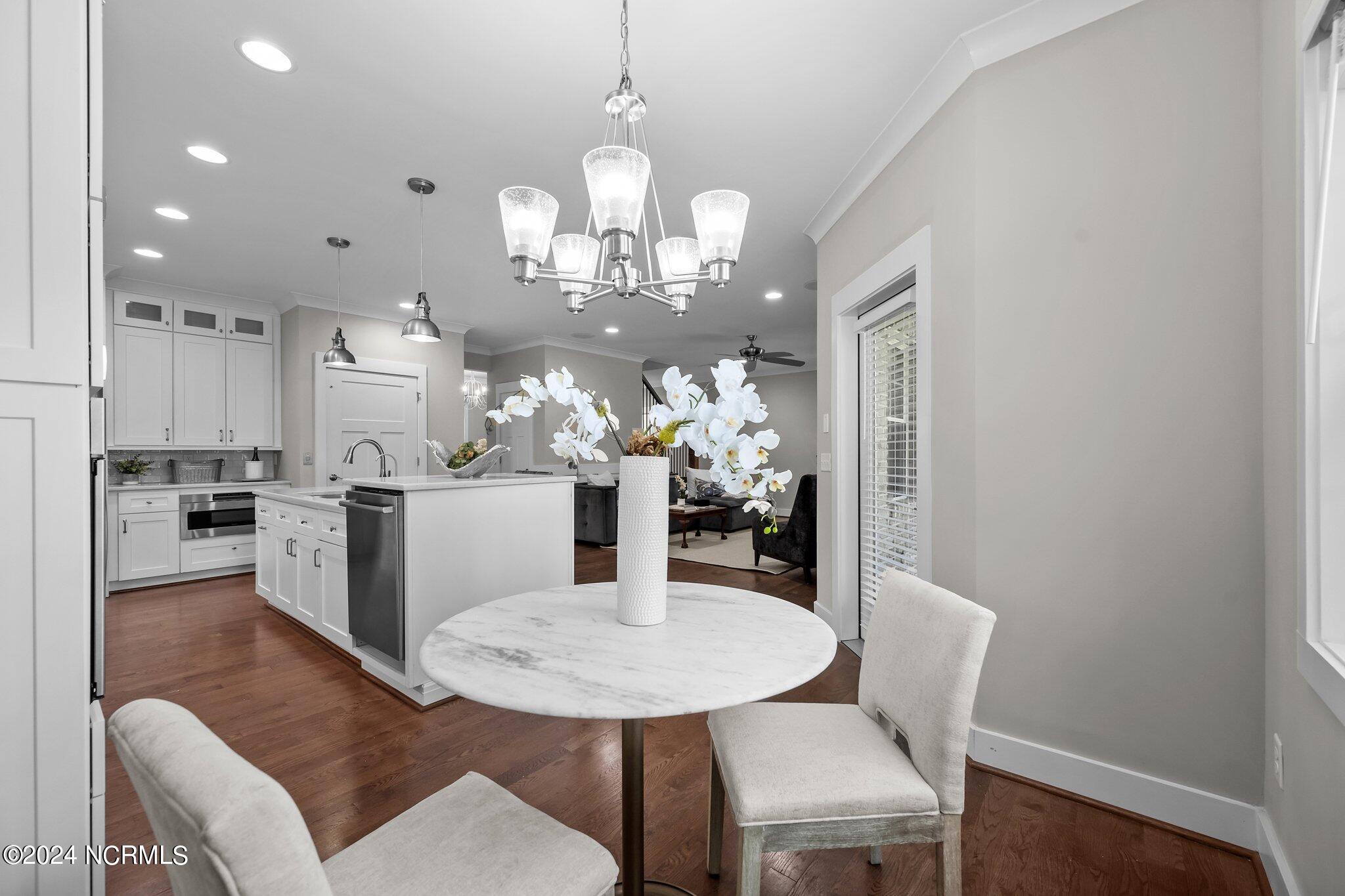 402 Compass Point