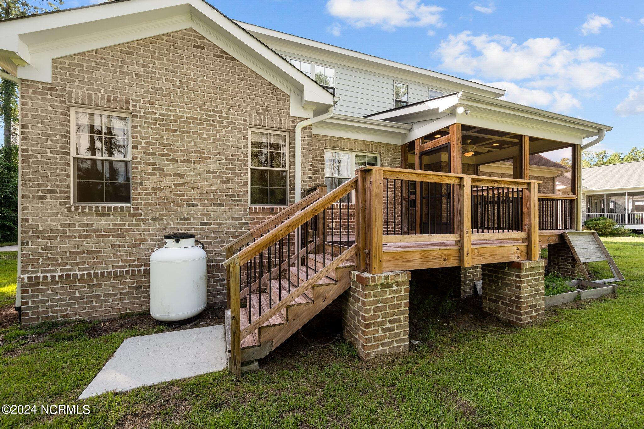 402 Compass Point