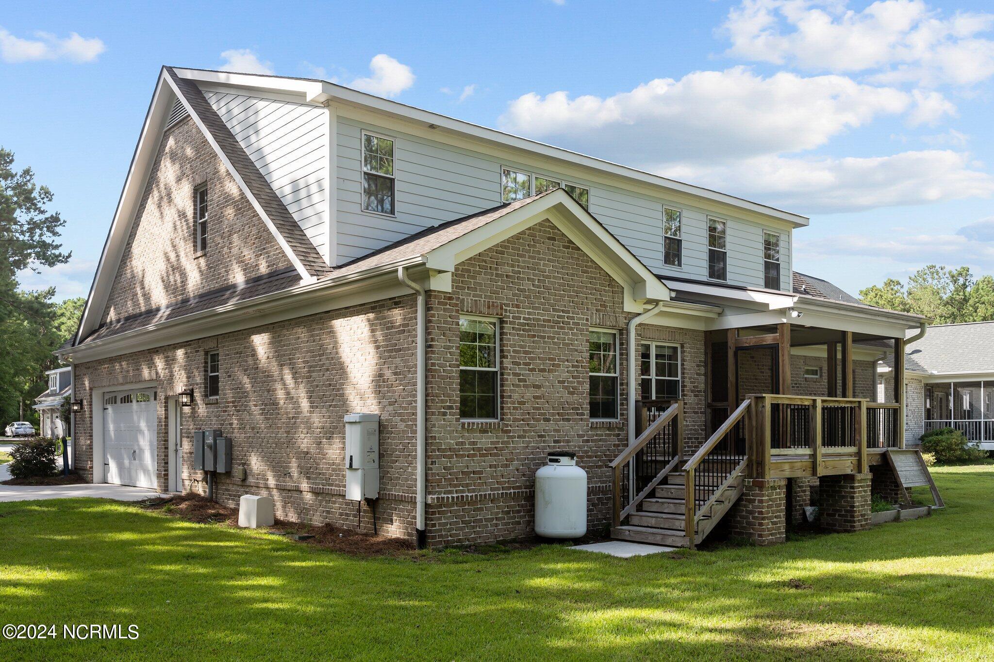 402 Compass Point