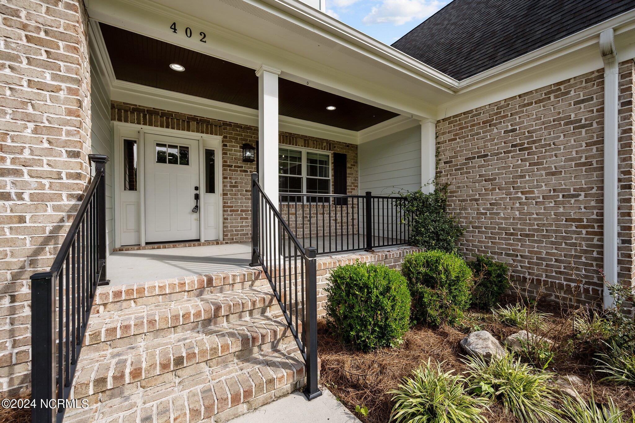 402 Compass Point