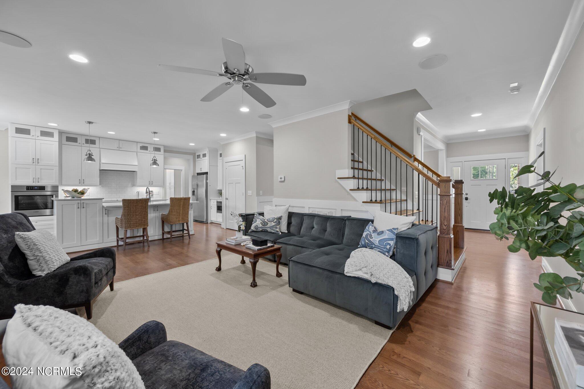 402 Compass Point