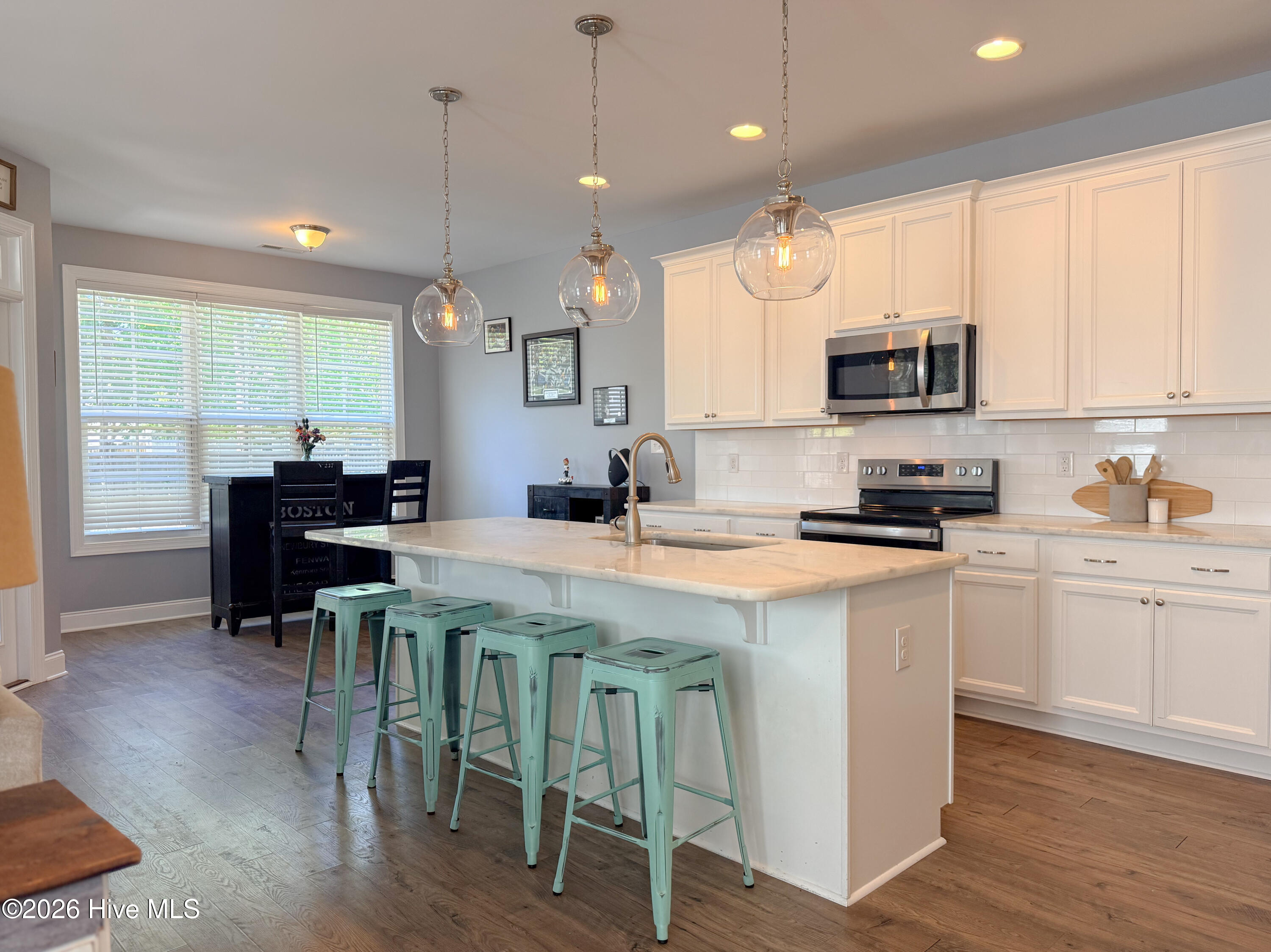 585 W Craftsman Way