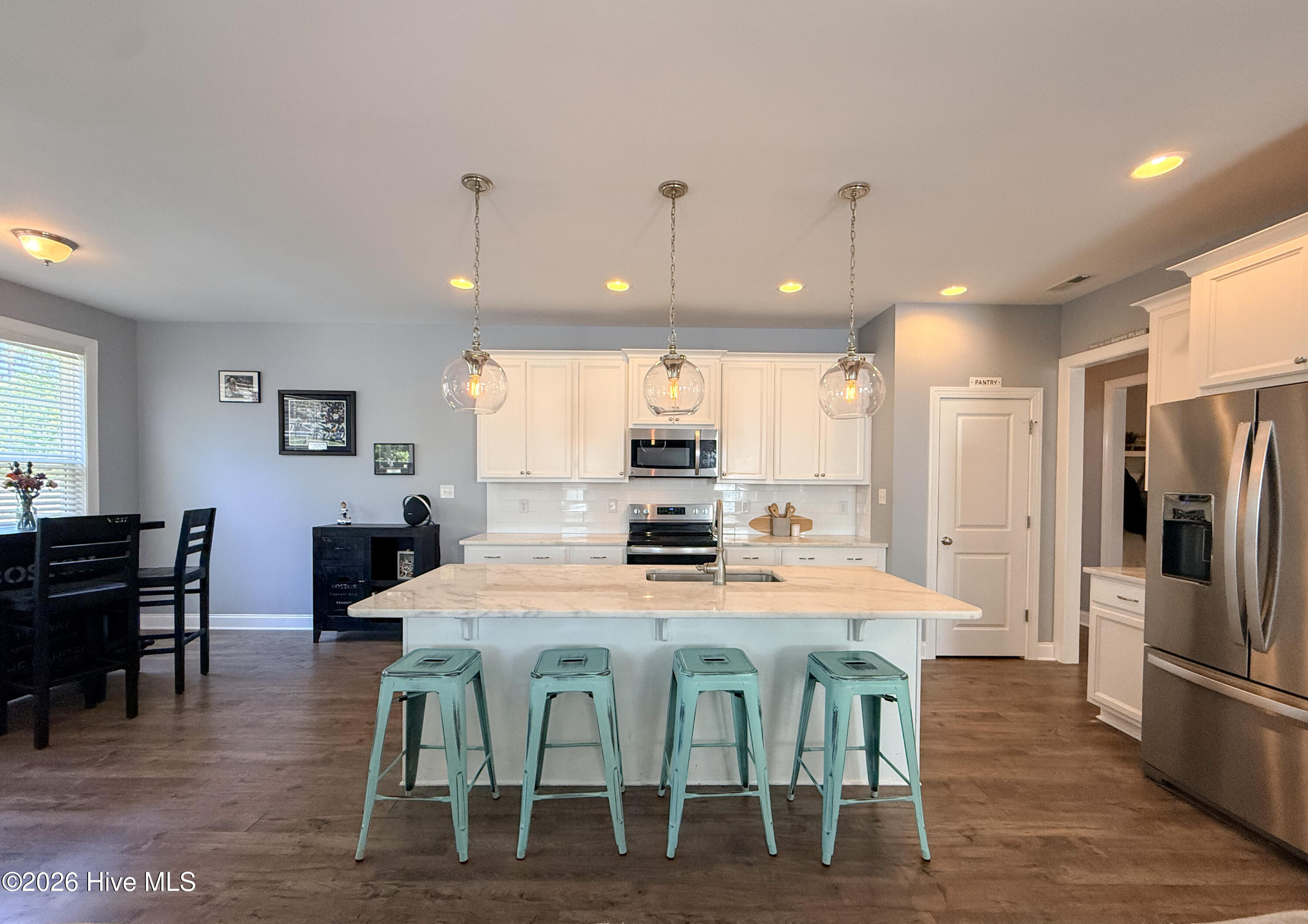 585 W Craftsman Way