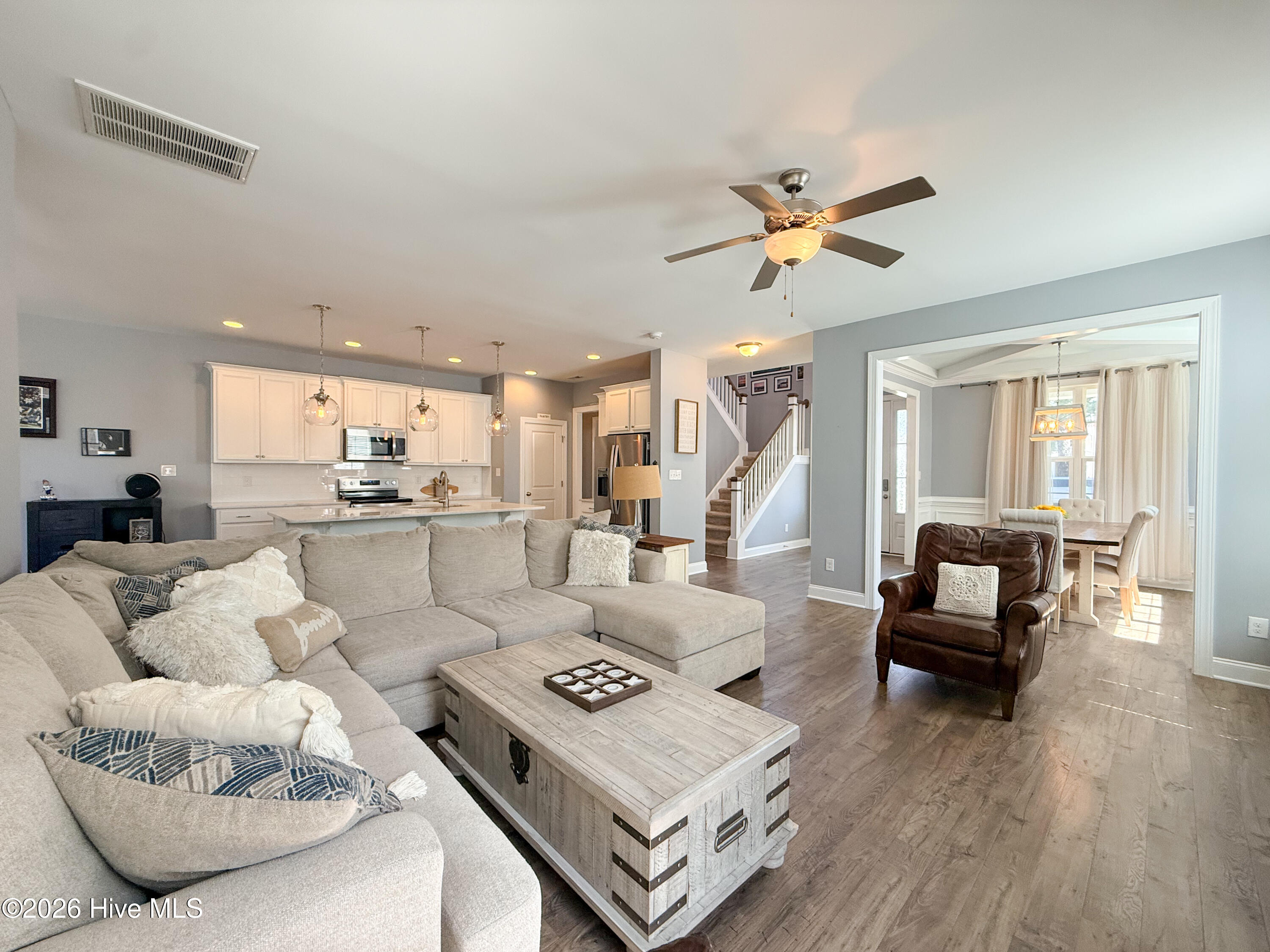 585 W Craftsman Way