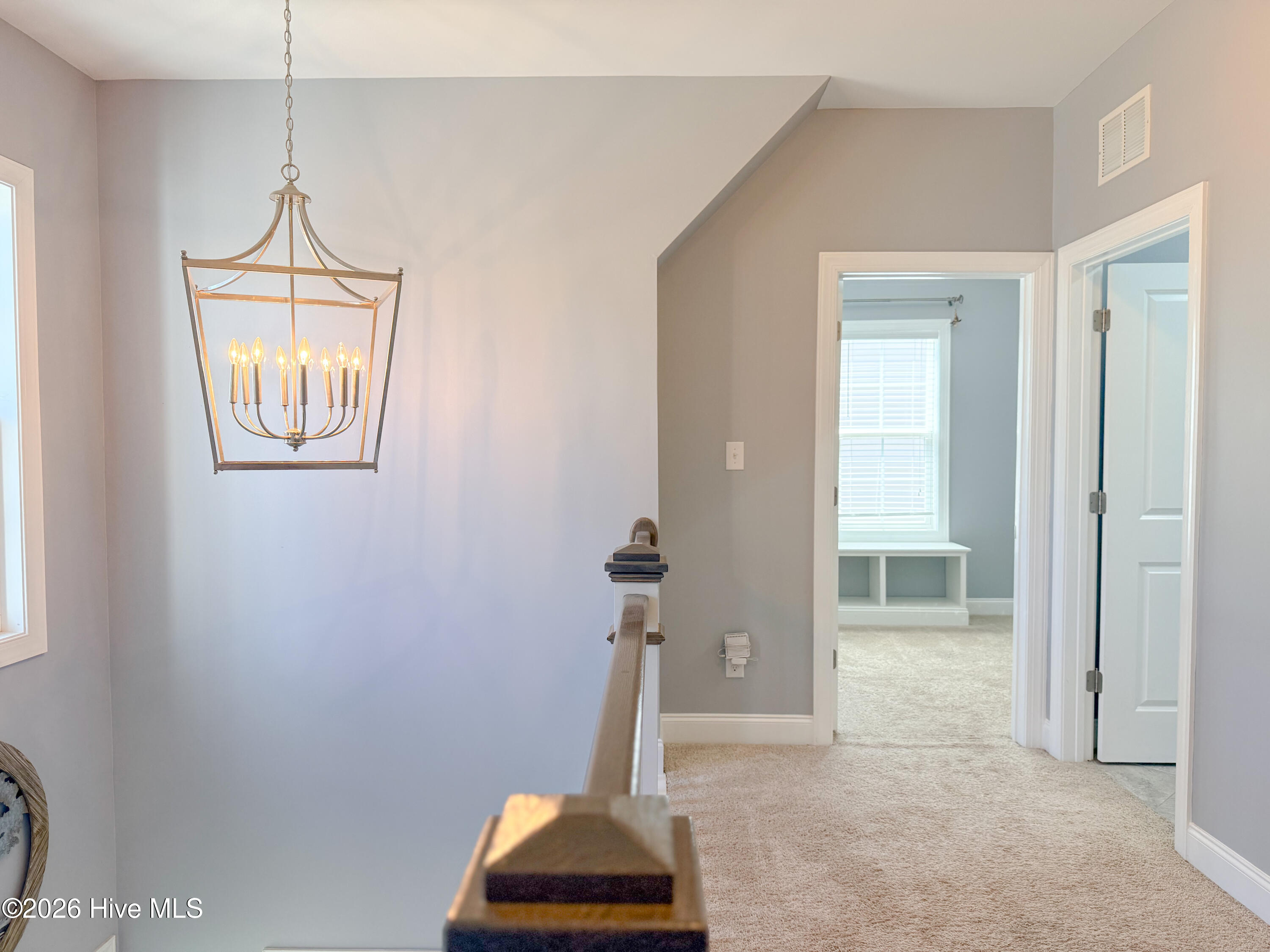 585 W Craftsman Way
