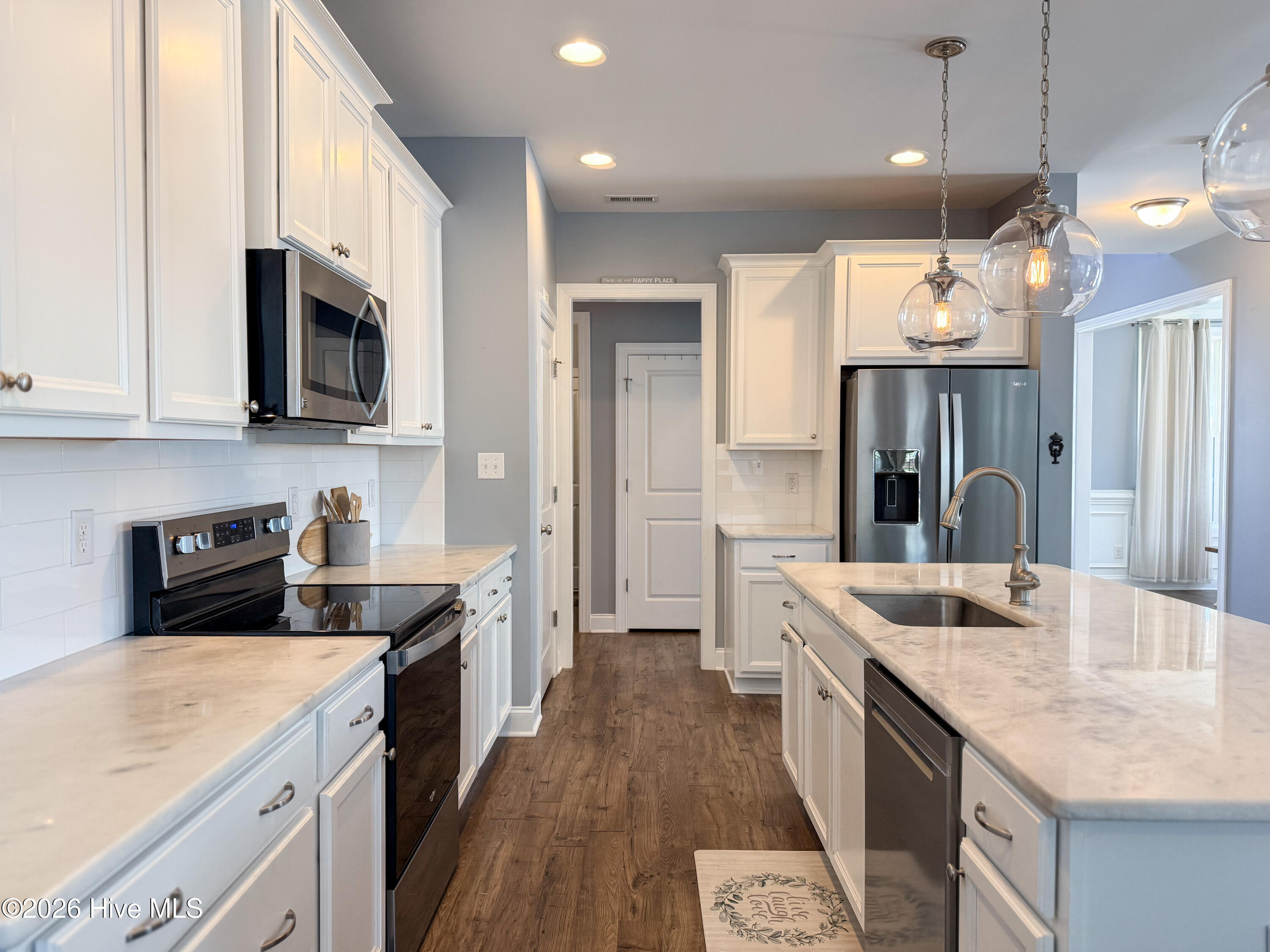 585 W Craftsman Way