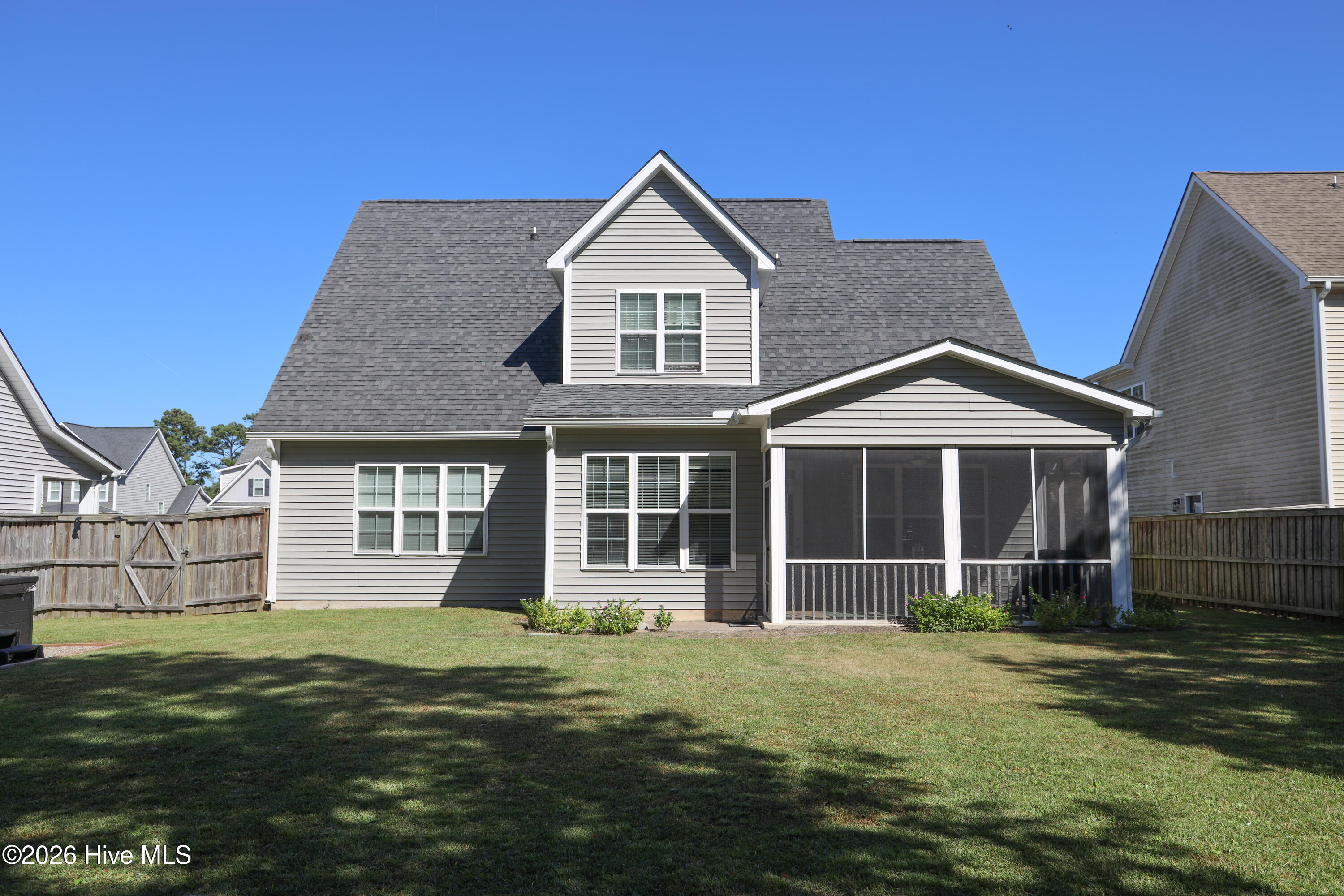 585 W Craftsman Way