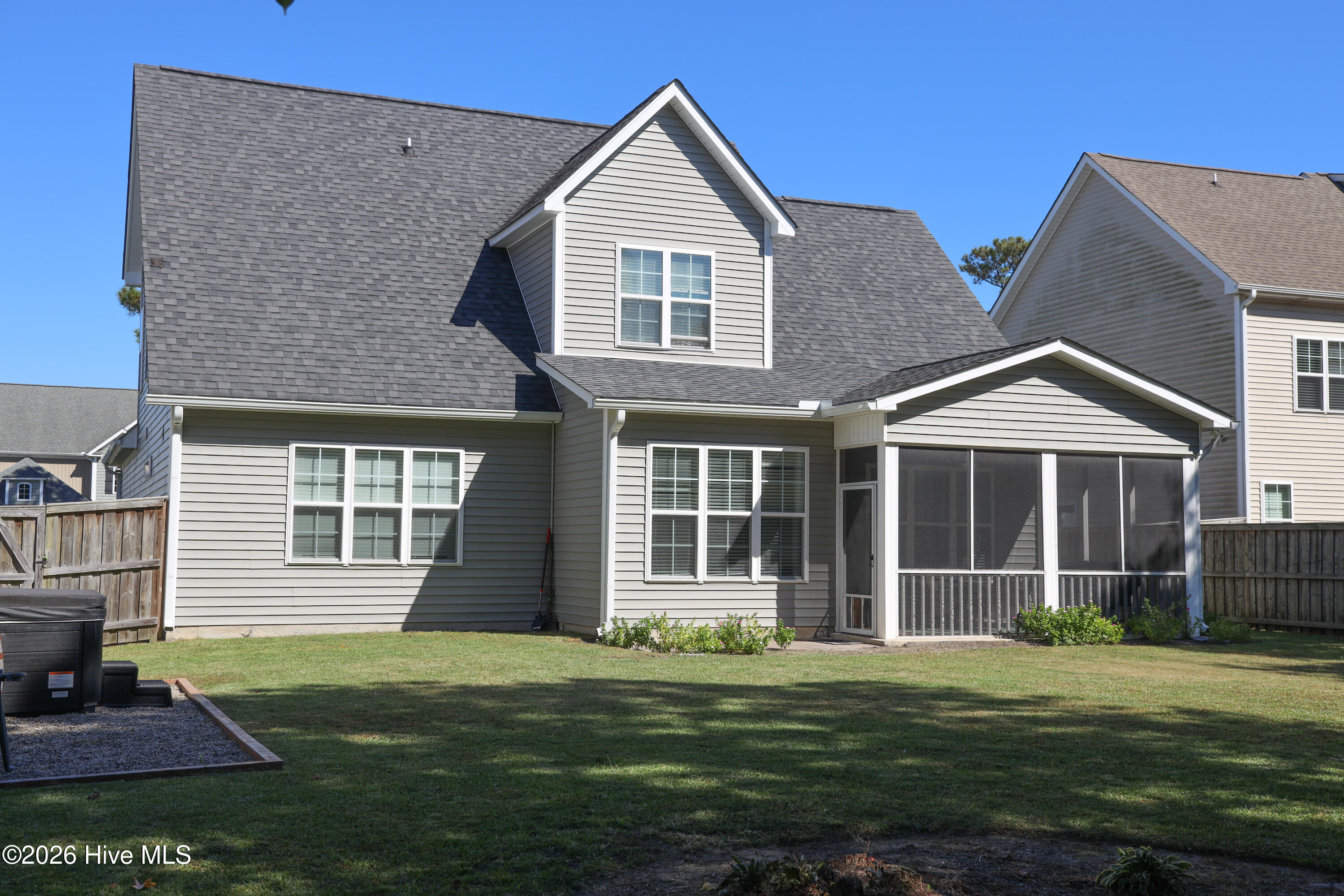 585 W Craftsman Way