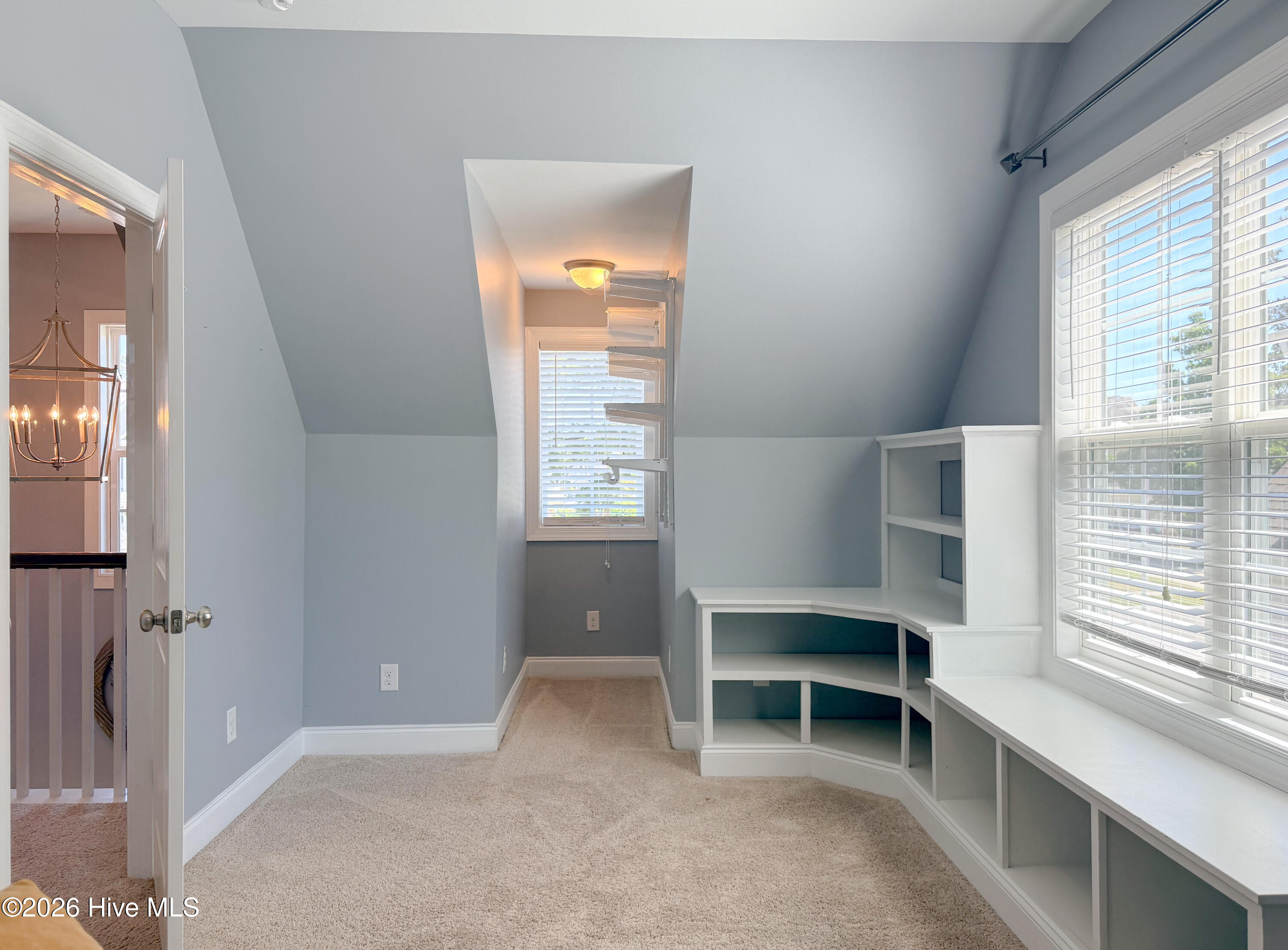 585 W Craftsman Way