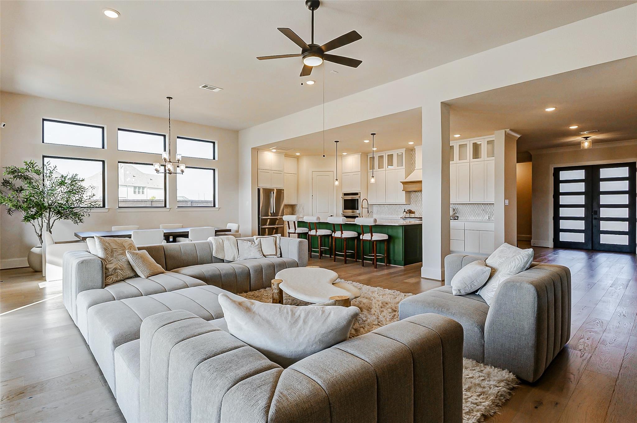 7606 Redwoods Forest Drive