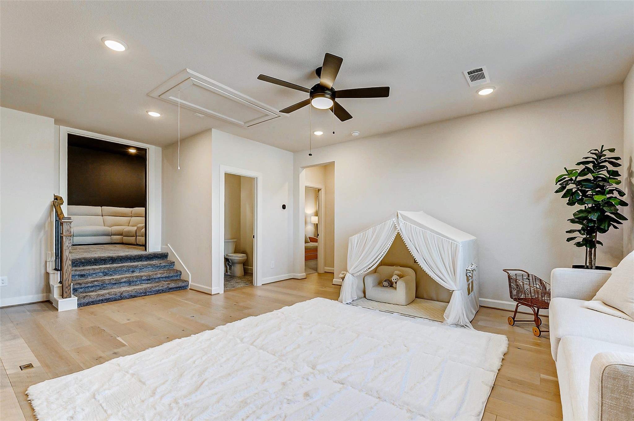 7606 Redwoods Forest Drive