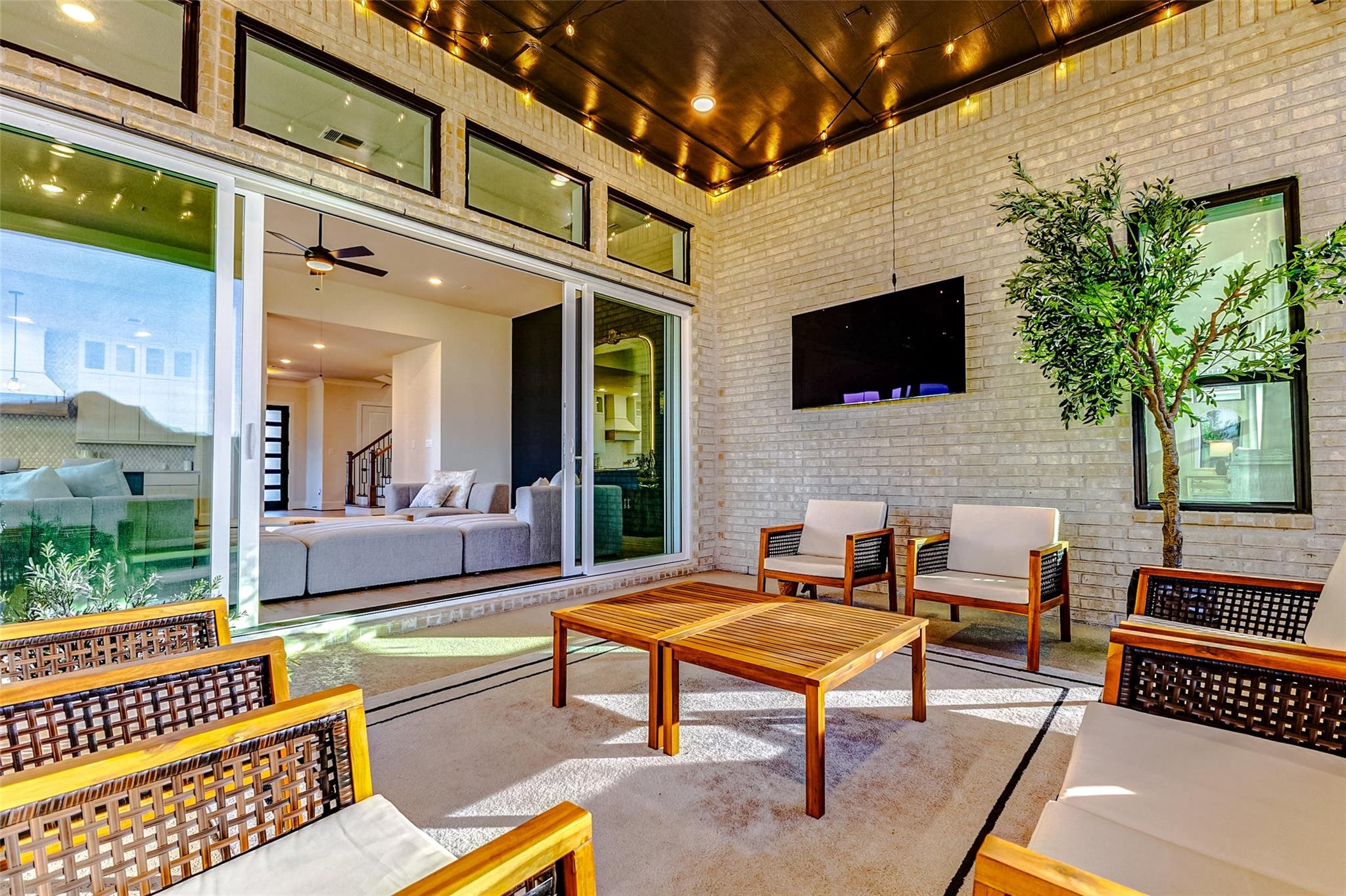 7606 Redwoods Forest Drive