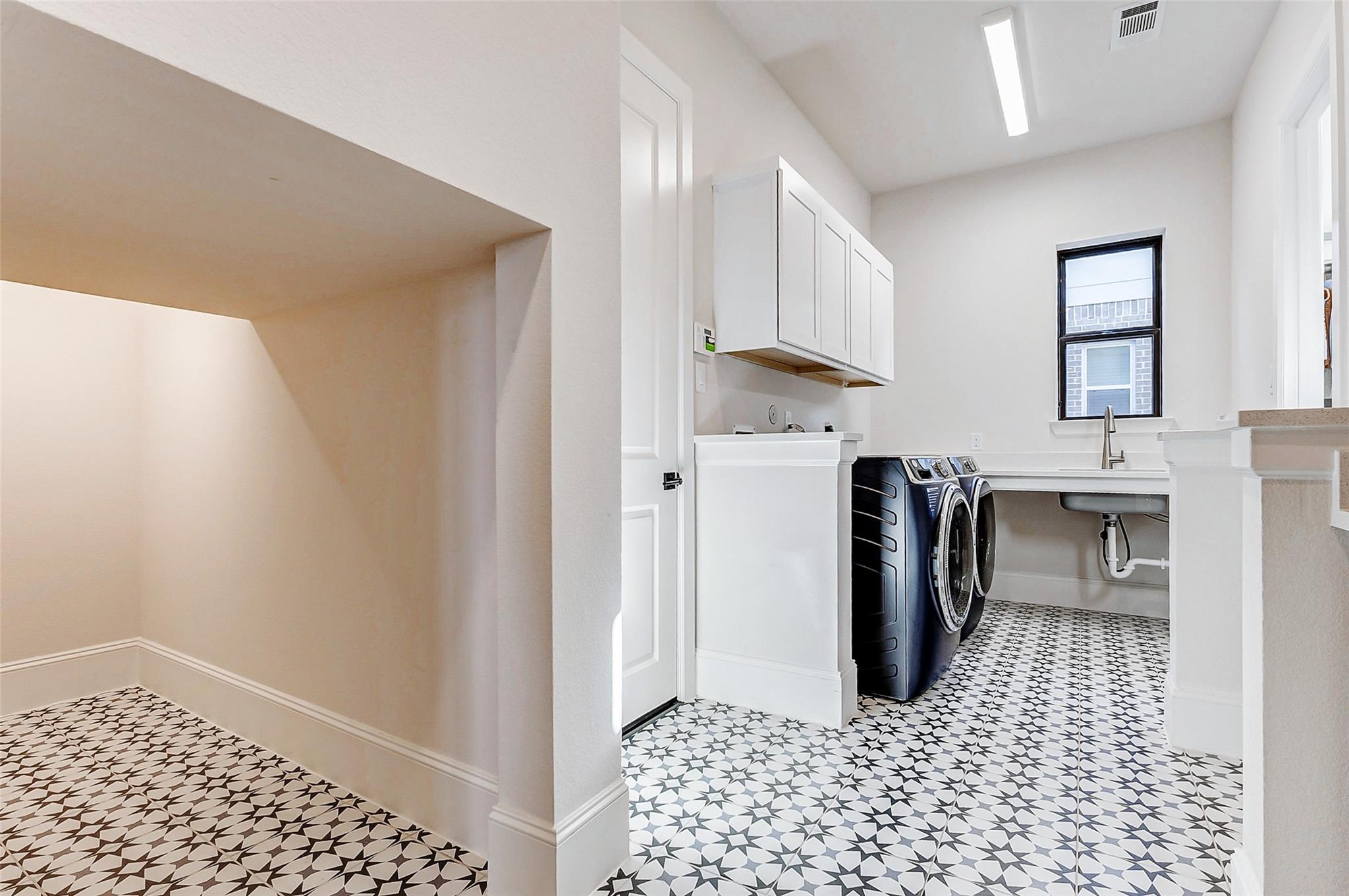 7606 Redwoods Forest Drive