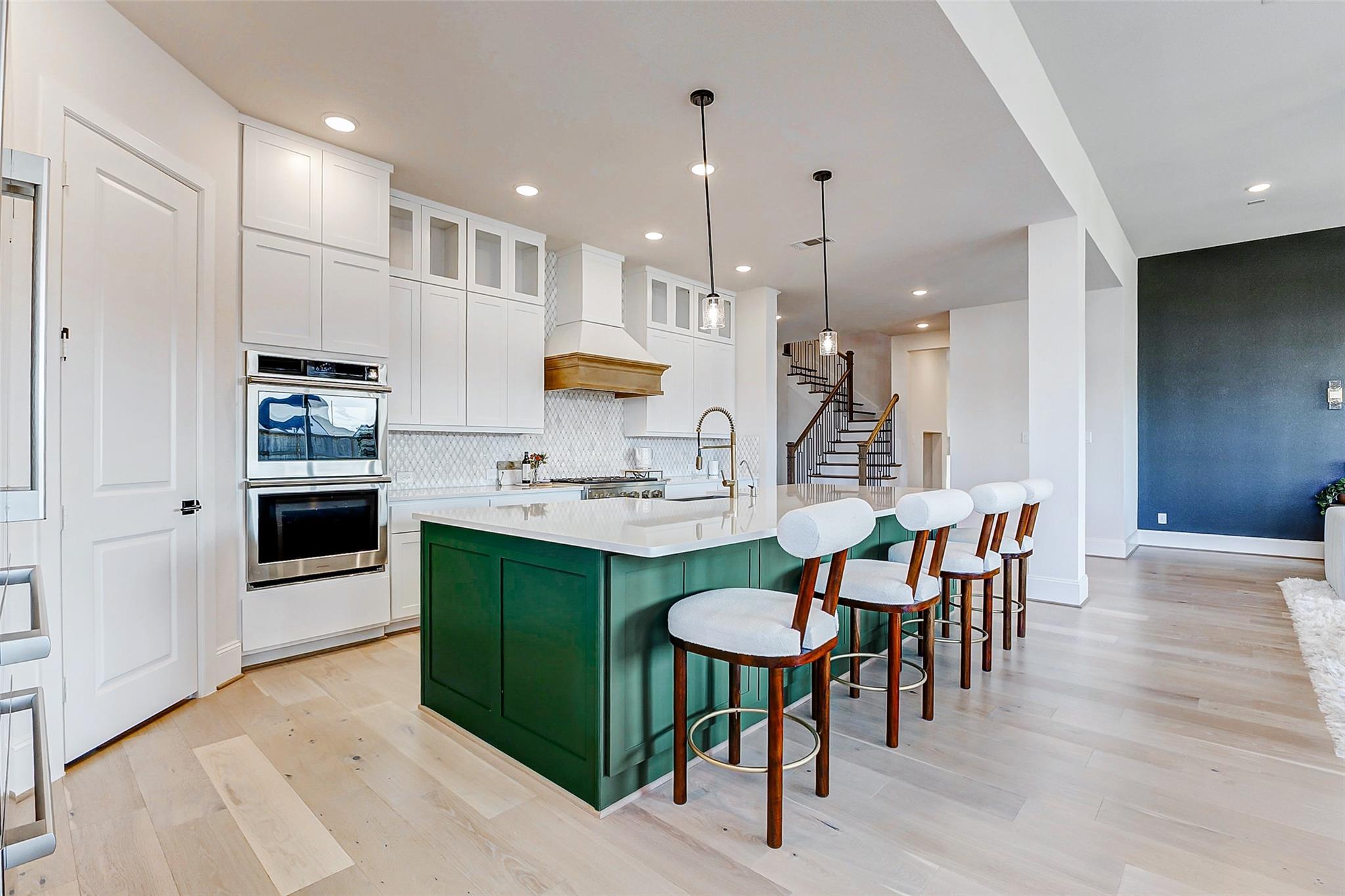 7606 Redwoods Forest Drive