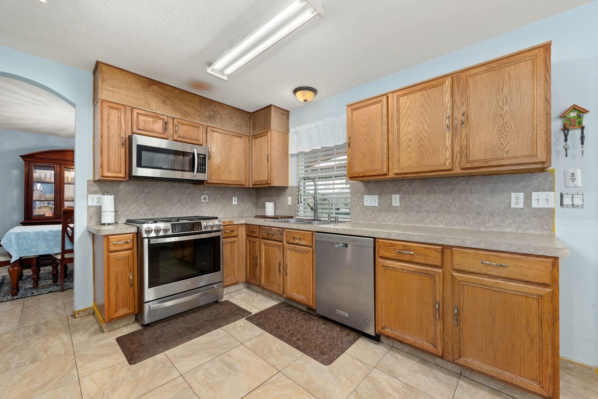 16123 Mossy Grove