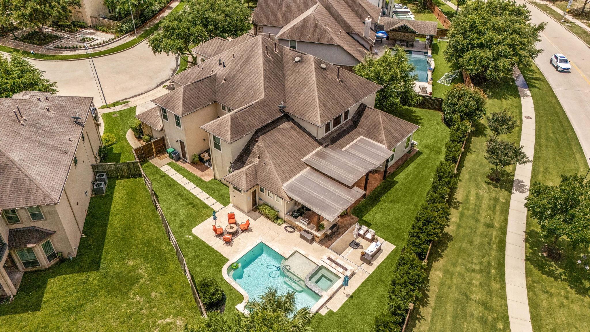 5102 Hawthorne Bend Drive