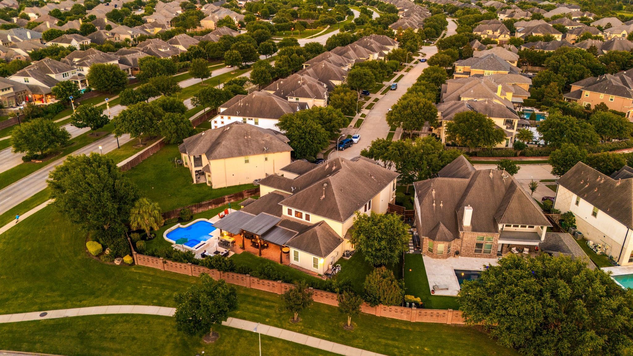 5102 Hawthorne Bend Drive
