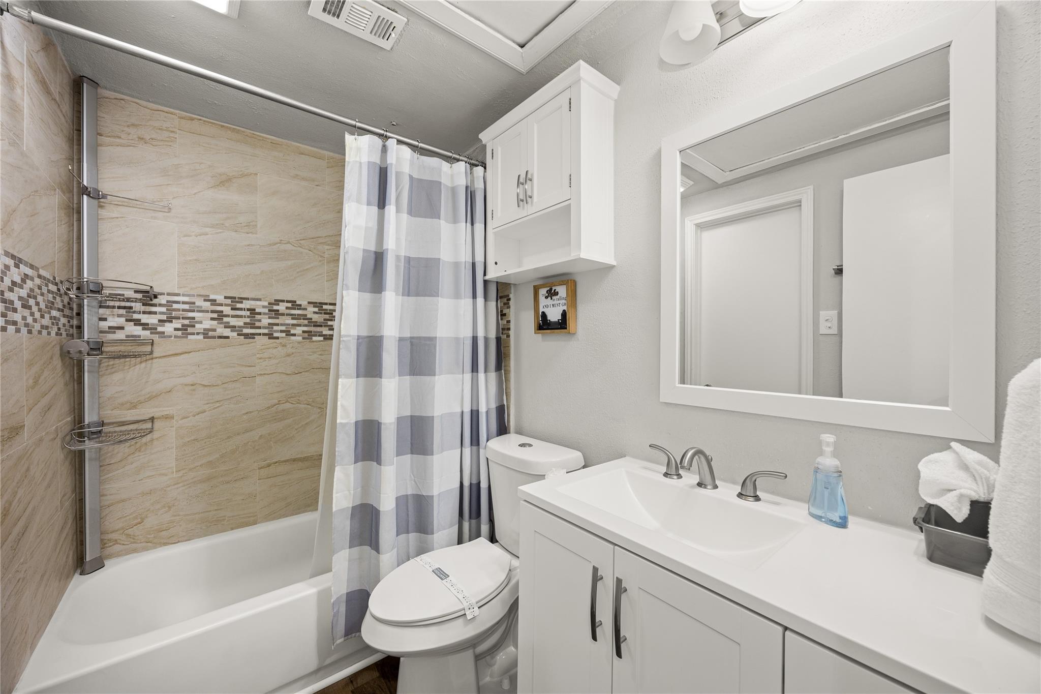 108 April Sound Drive S