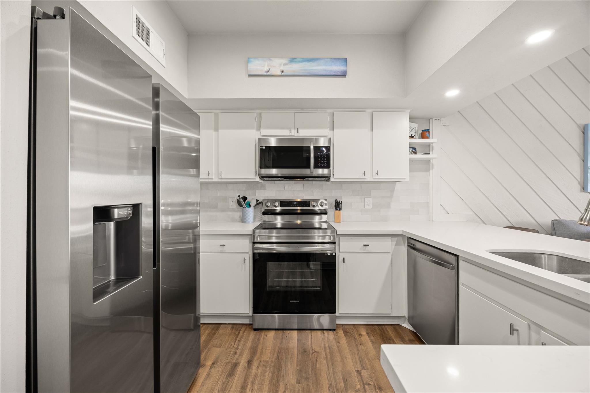 108 April Sound Drive S