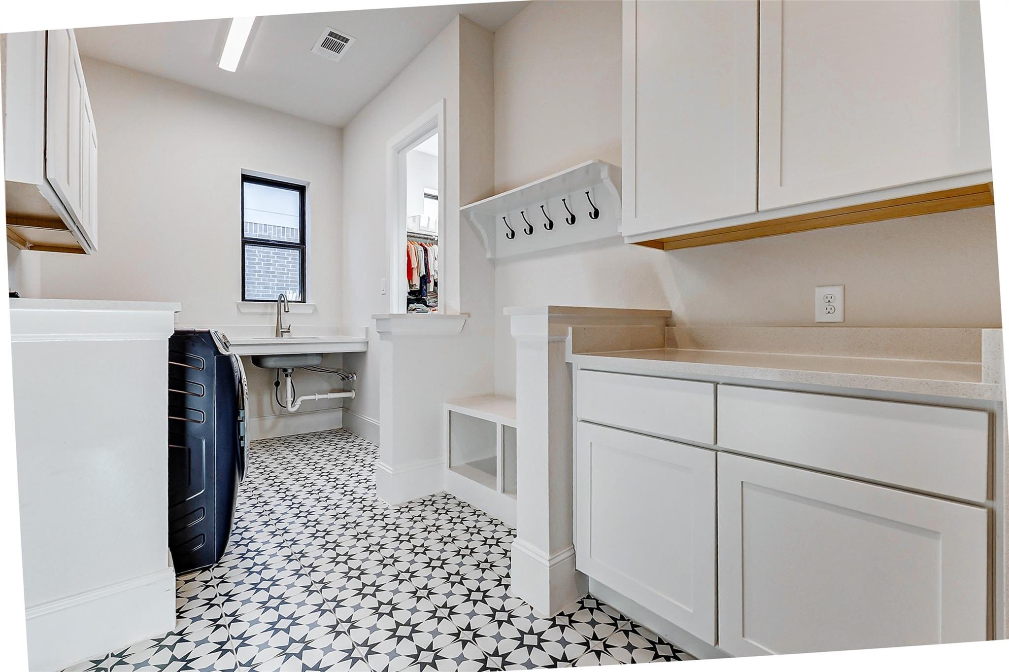 7606 Redwoods Forest Drive