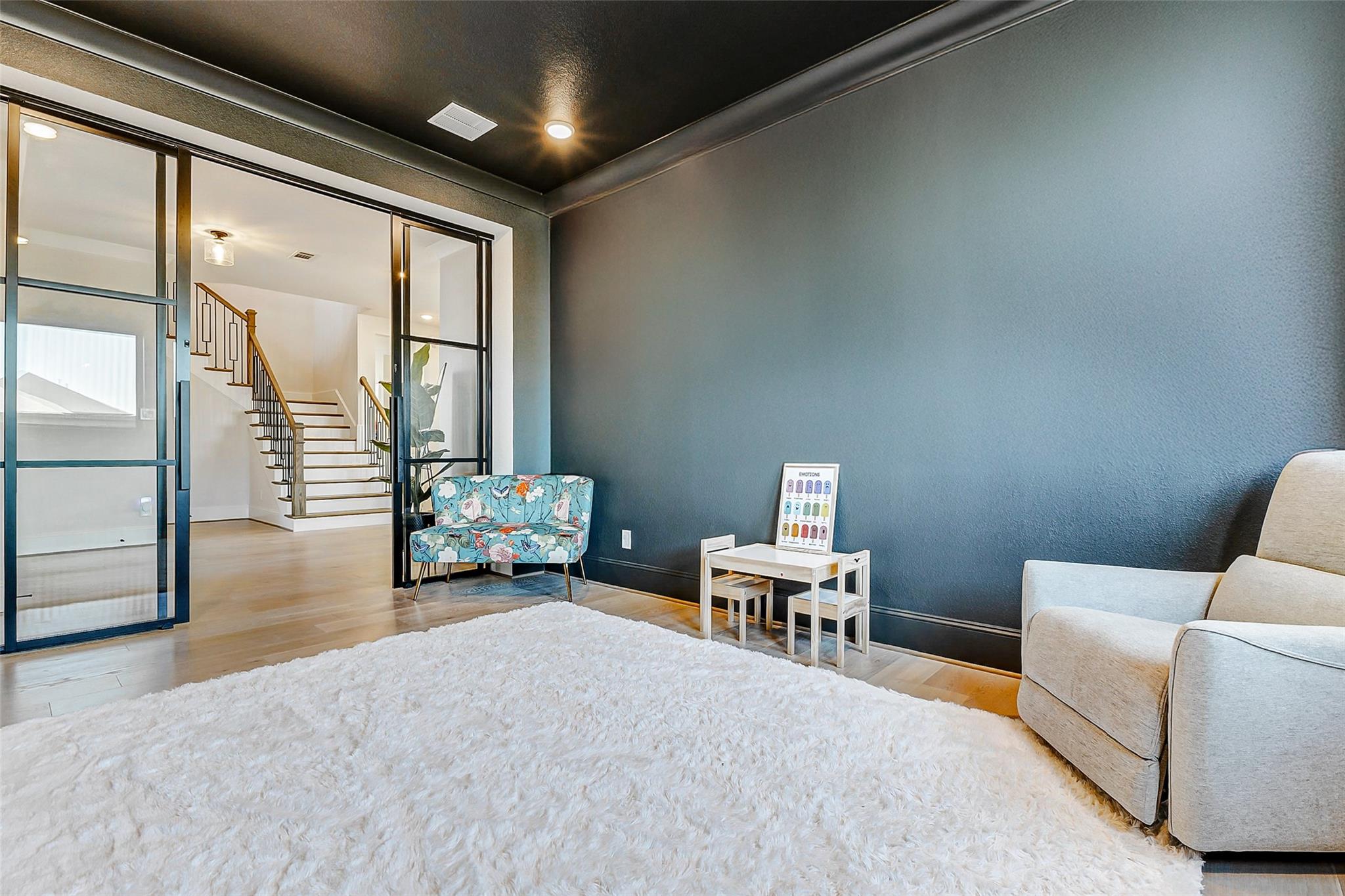 7606 Redwoods Forest Drive