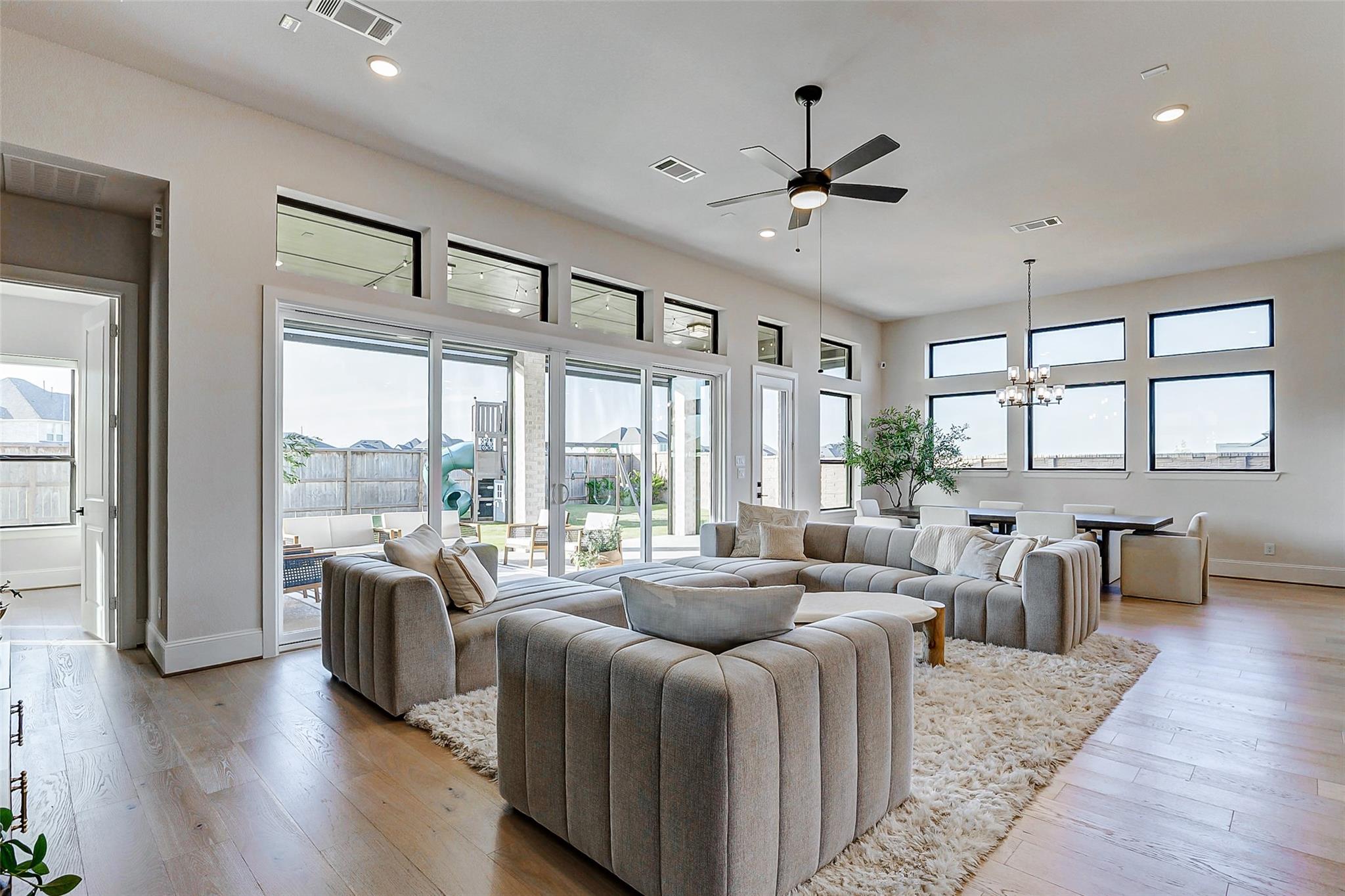 7606 Redwoods Forest Drive