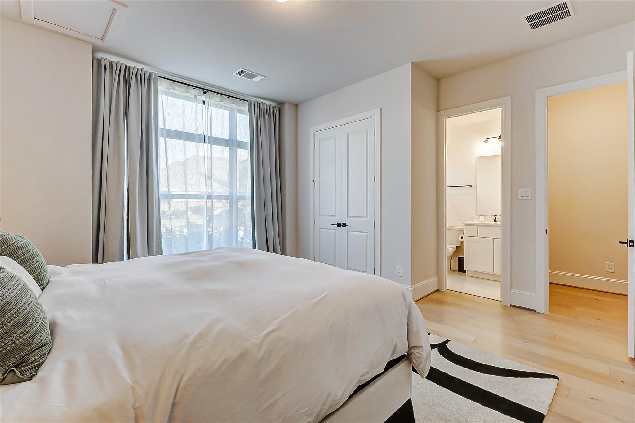 7606 Redwoods Forest Drive