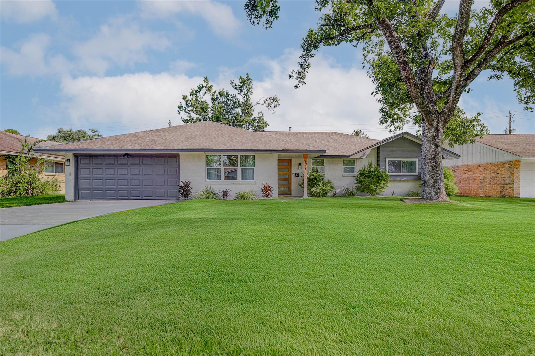 8918 Springview Lane