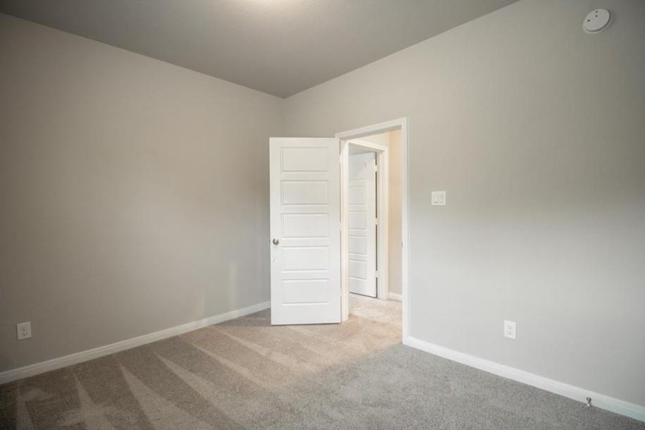 21449 21449 Kings Guild Lane