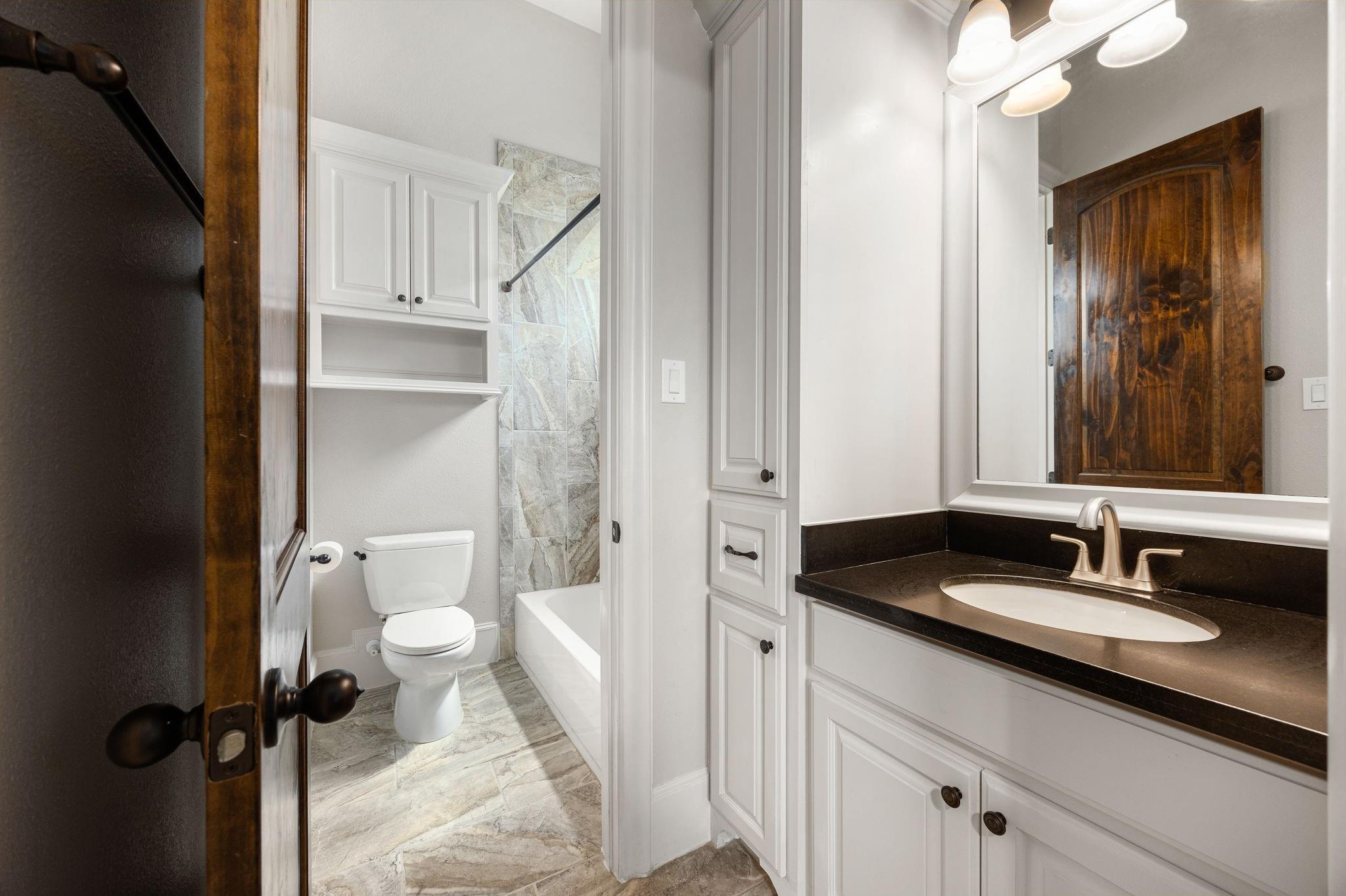 914 Cross Hollow Lane