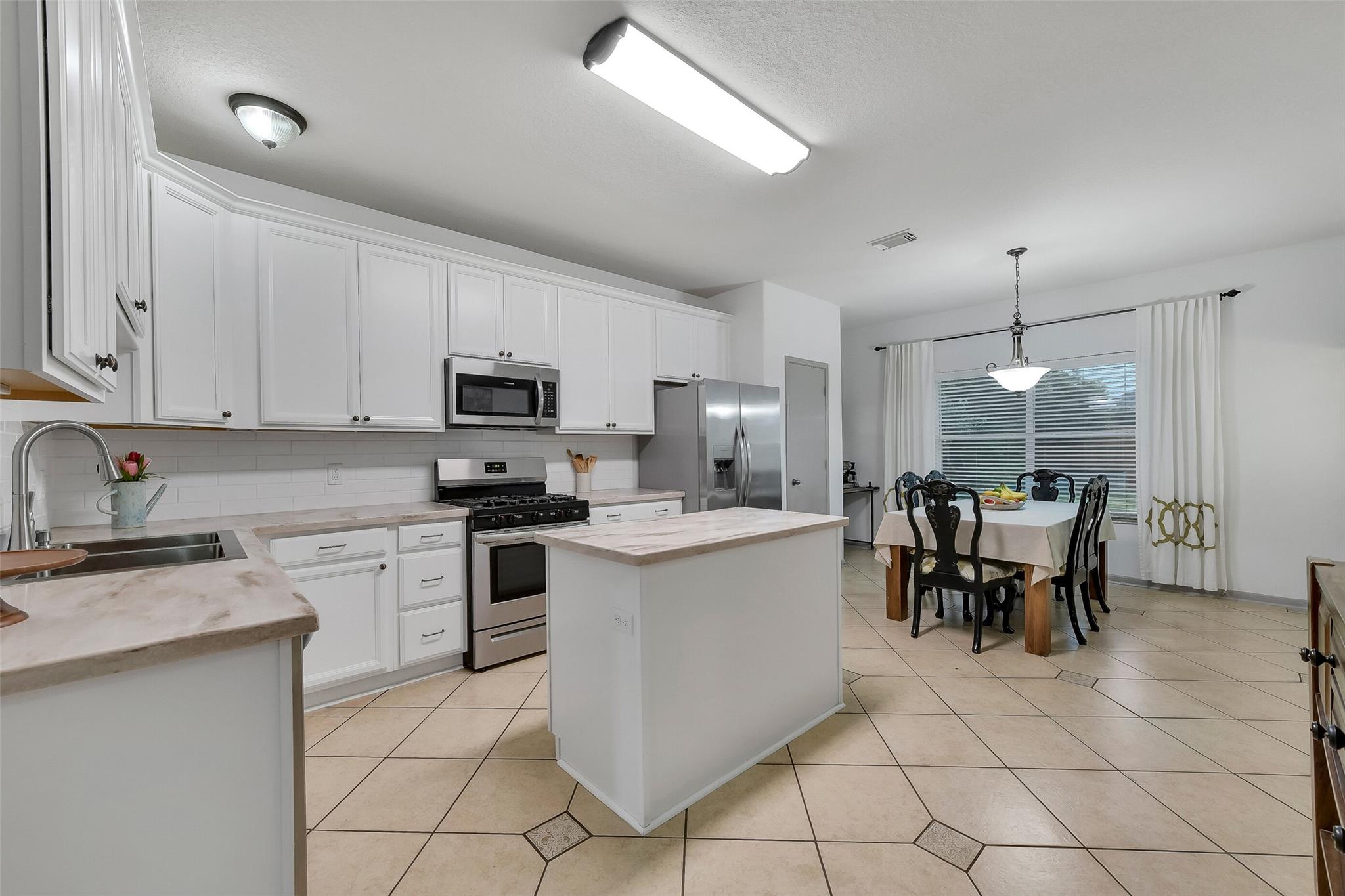 1056 Cabot Cove