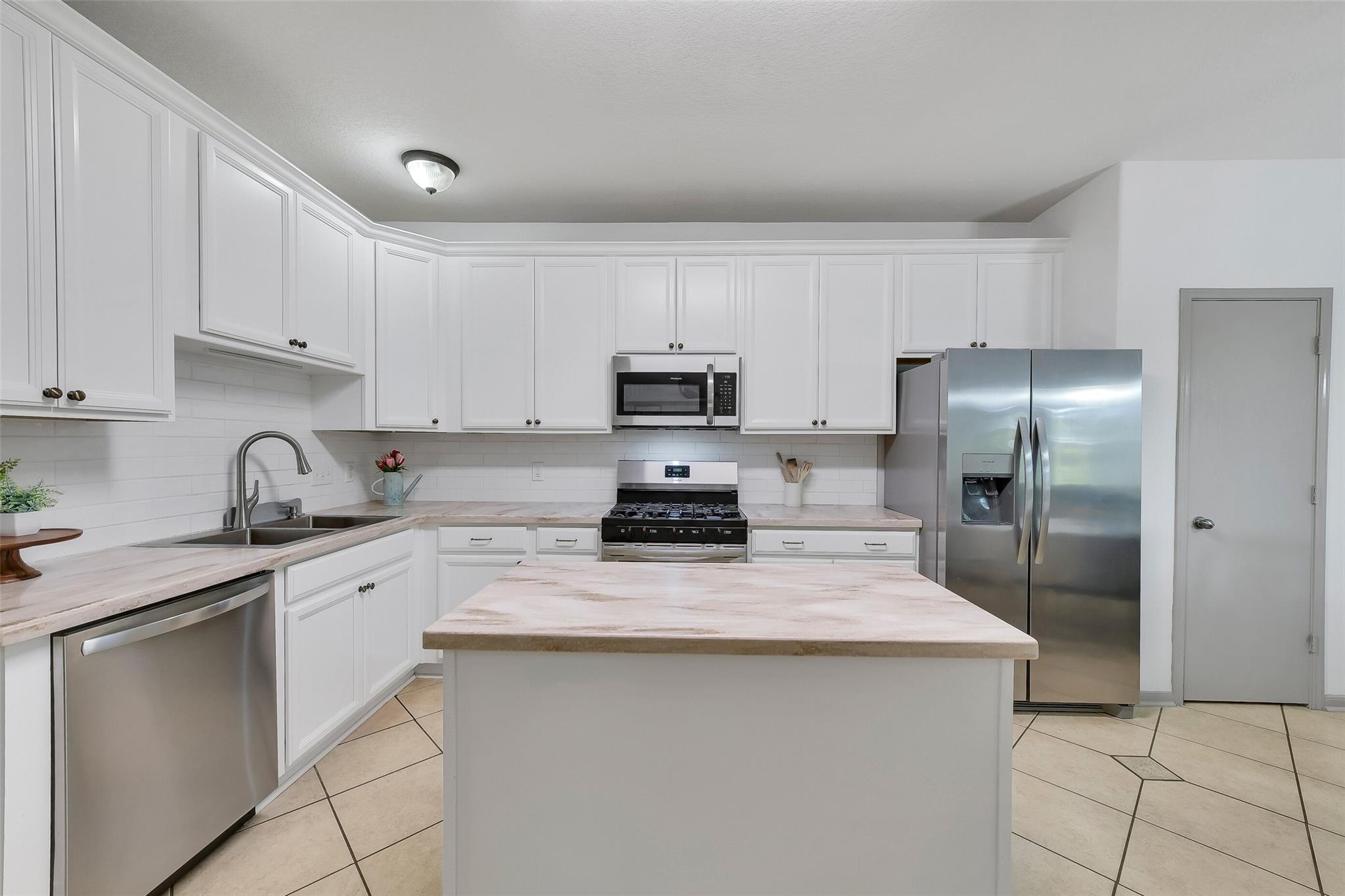 1056 Cabot Cove