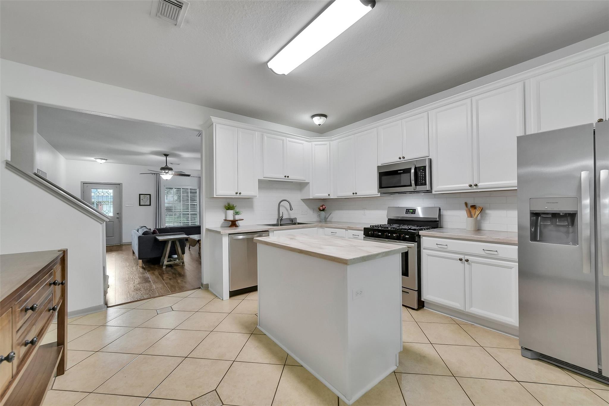 1056 Cabot Cove