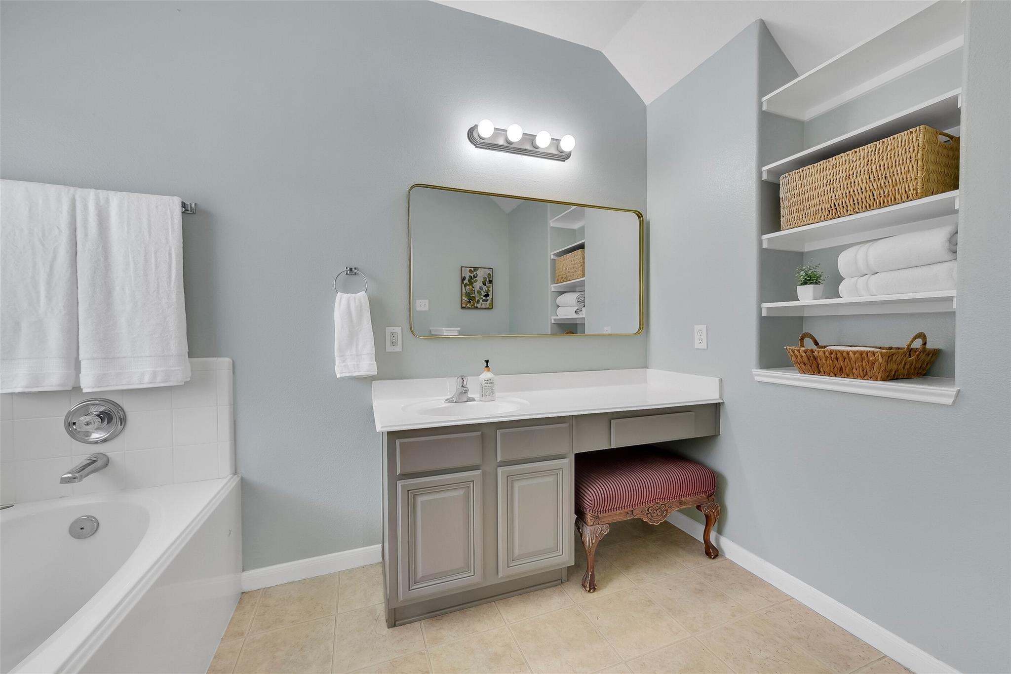 1056 Cabot Cove